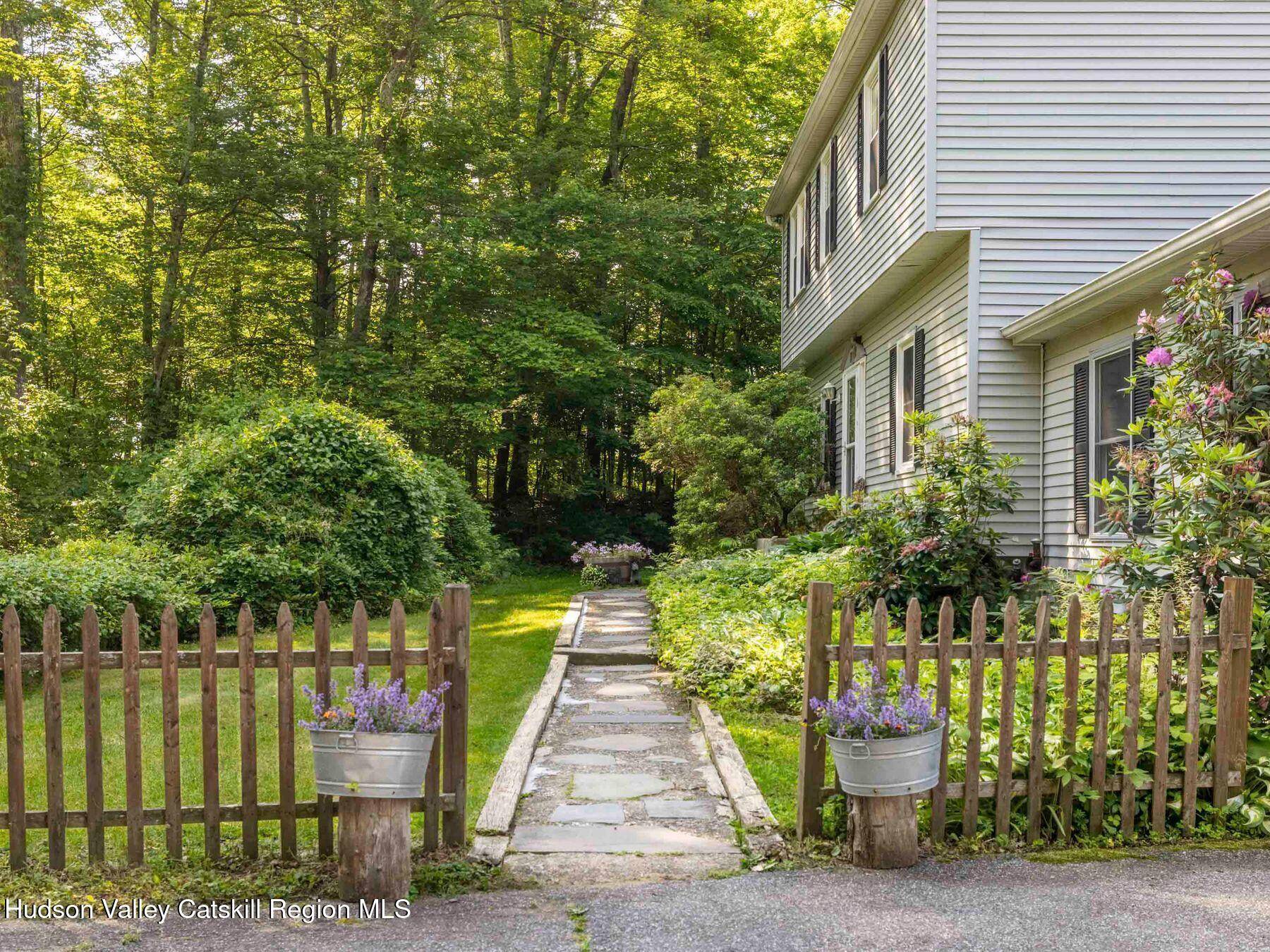 New Paltz, NY 12561,84 Van Nostrand Road