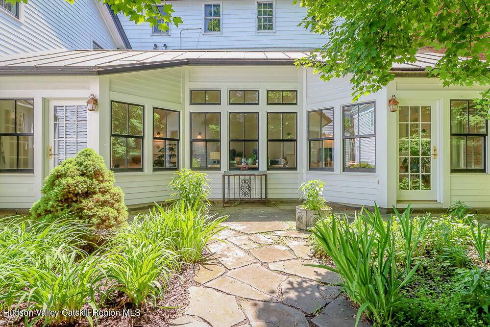 Chatham, NY 12037,38 Main ST