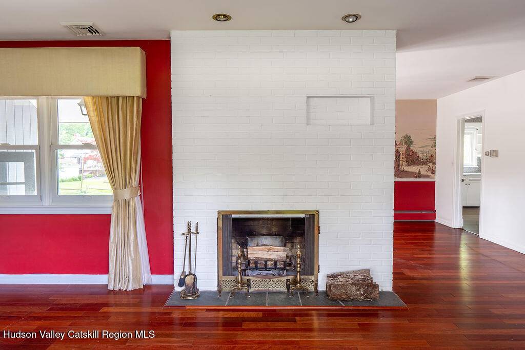 Ellenville, NY 12428,7 Camp ST