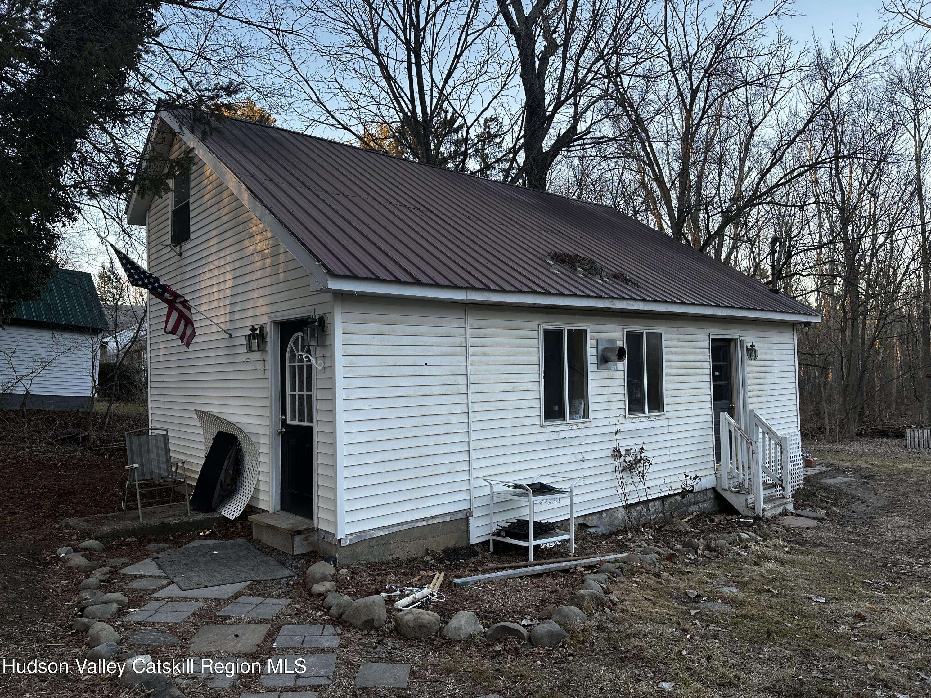 Kingston, NY 12401,647 Hickory Bush Rd RD
