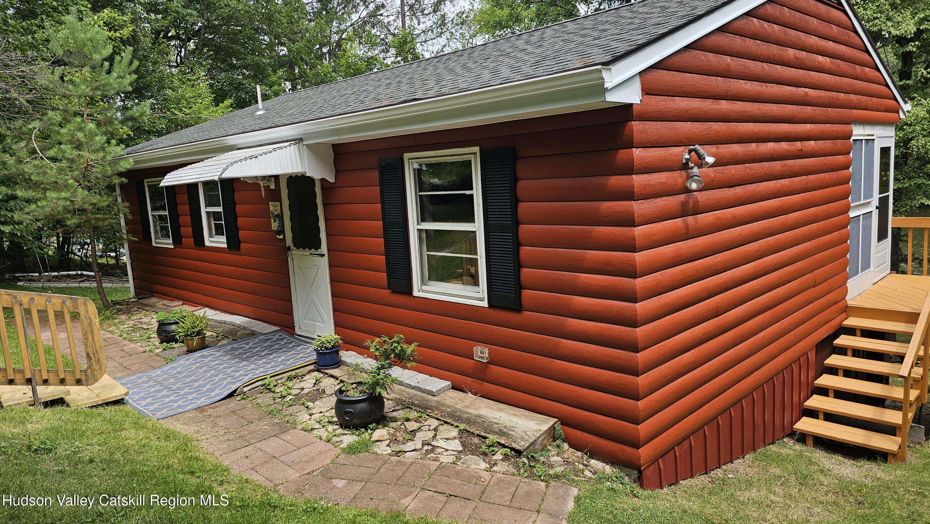 Valatie, NY 12184,192 W Shore DR