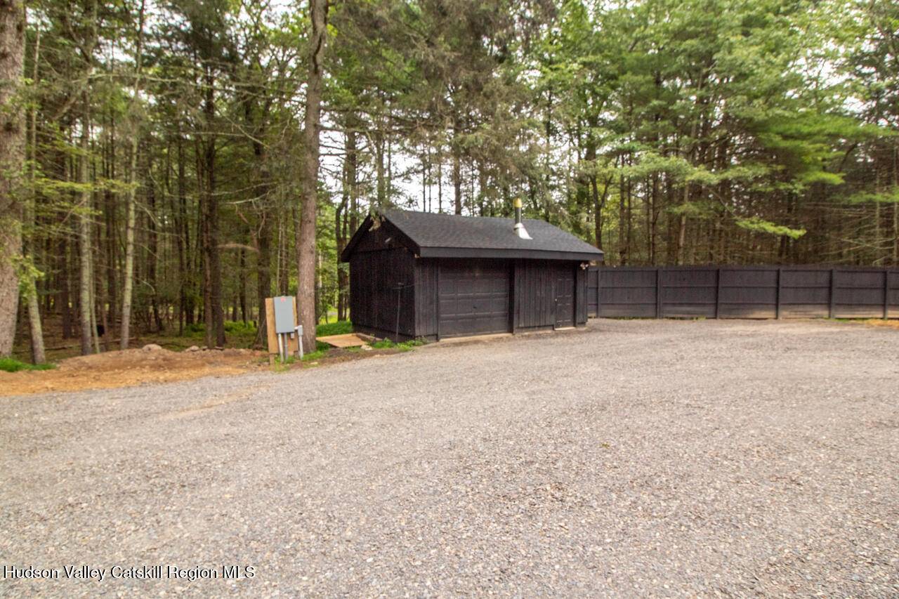 Accord, NY 12404,570 Buck RD