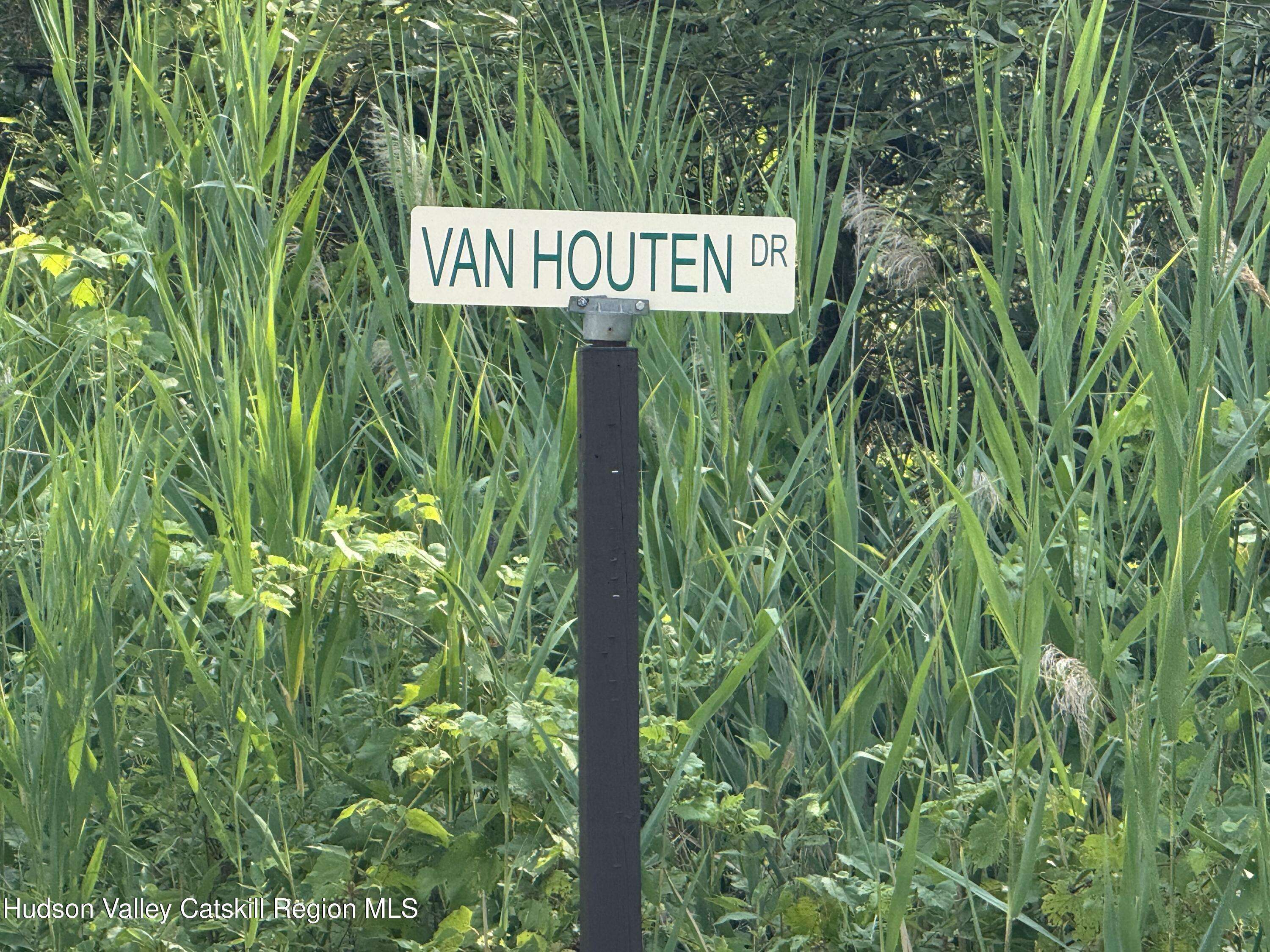 Coxsackie, NY 12051,100 Van Houten DR