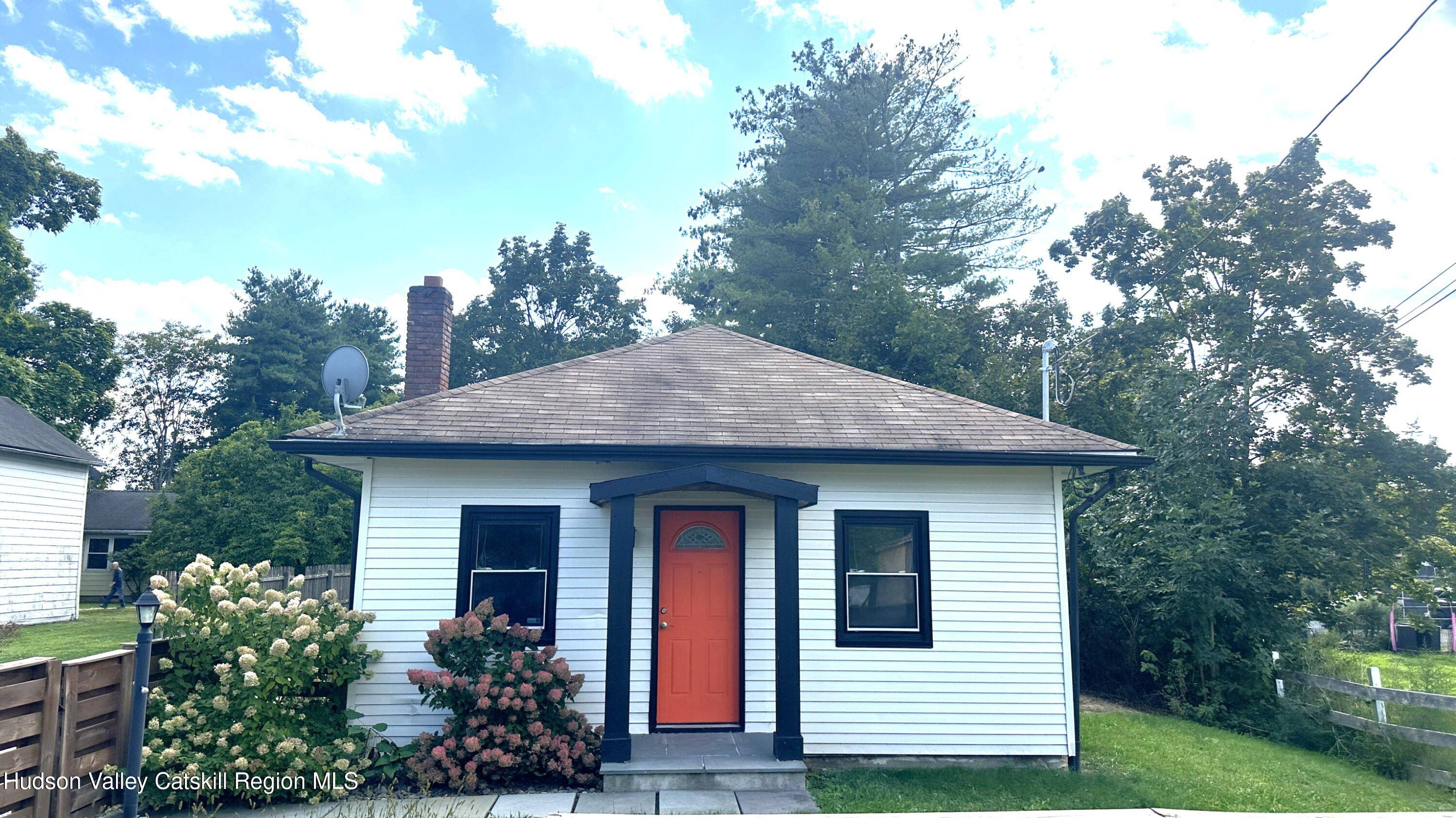 Gardiner, NY 12525,169 Main ST