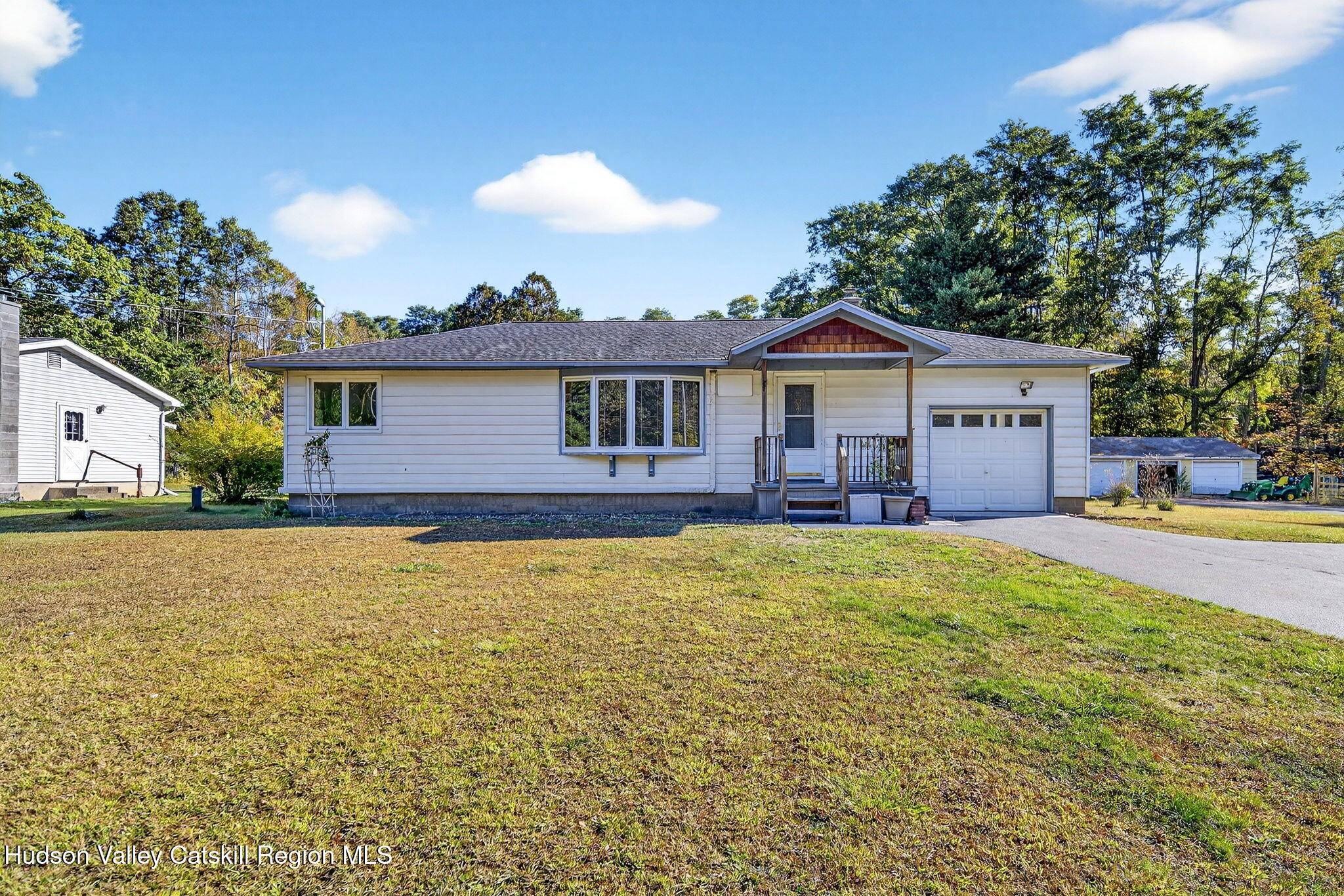Old Chatham, NY 12136,1040 Albany Turnpike