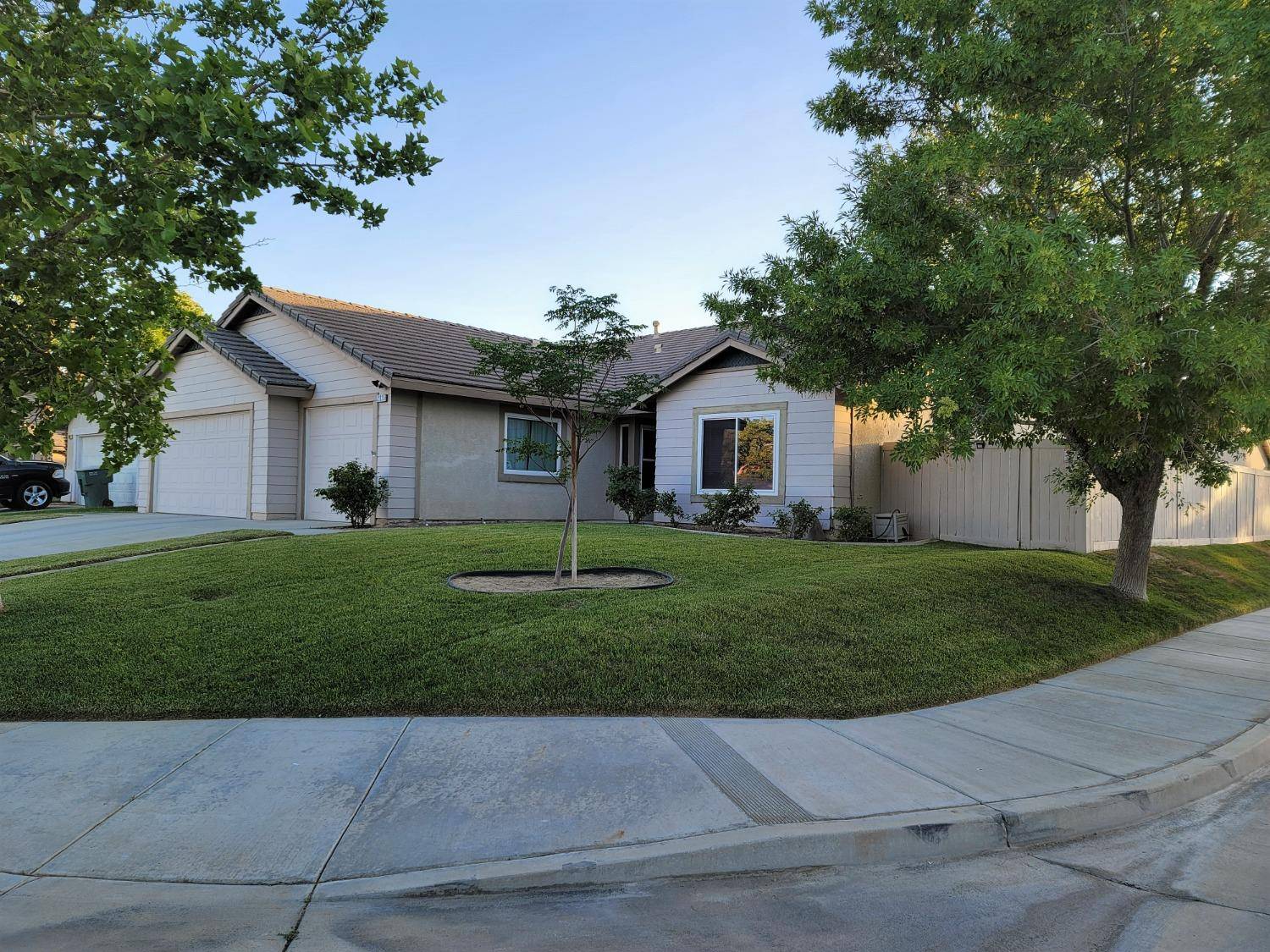 Rosamond, CA 93560,2025 Eastwind Court