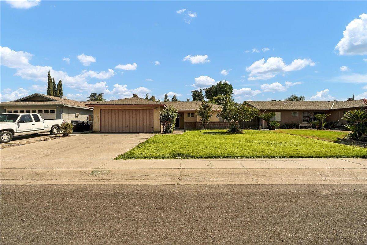 Visalia, CA 93277,2939 W Country Court