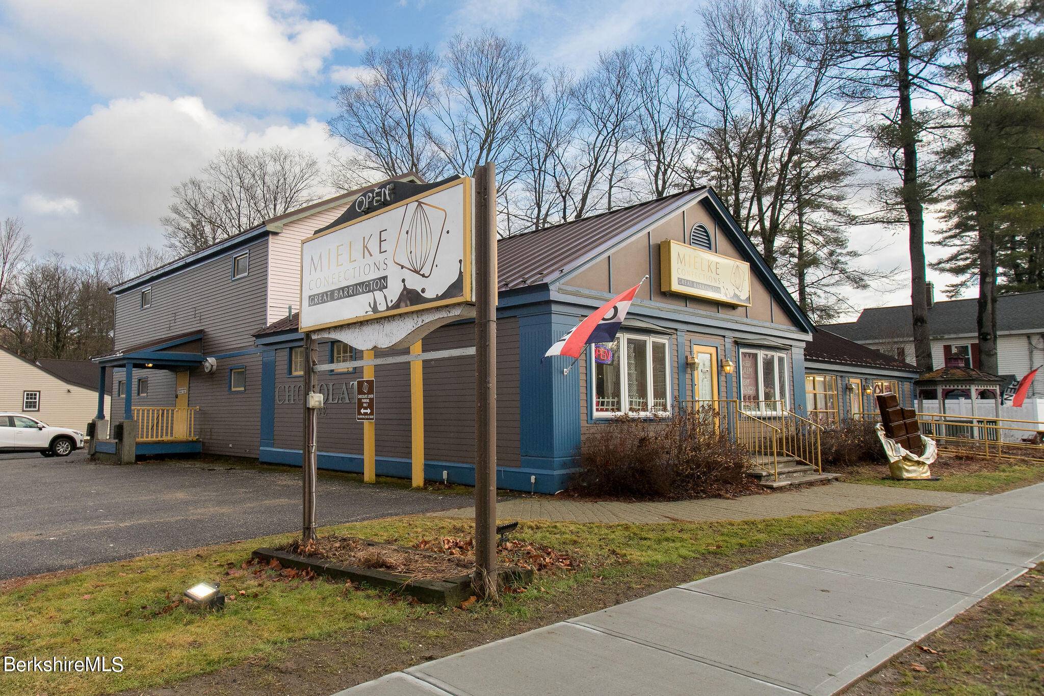 Great Barrington, MA 01230,260 Stockbridge Rd