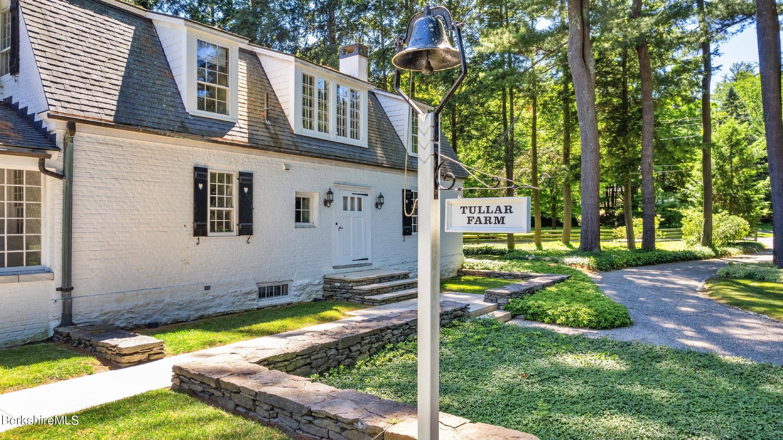 Egremont, MA 01230,25 Sheffield Rd