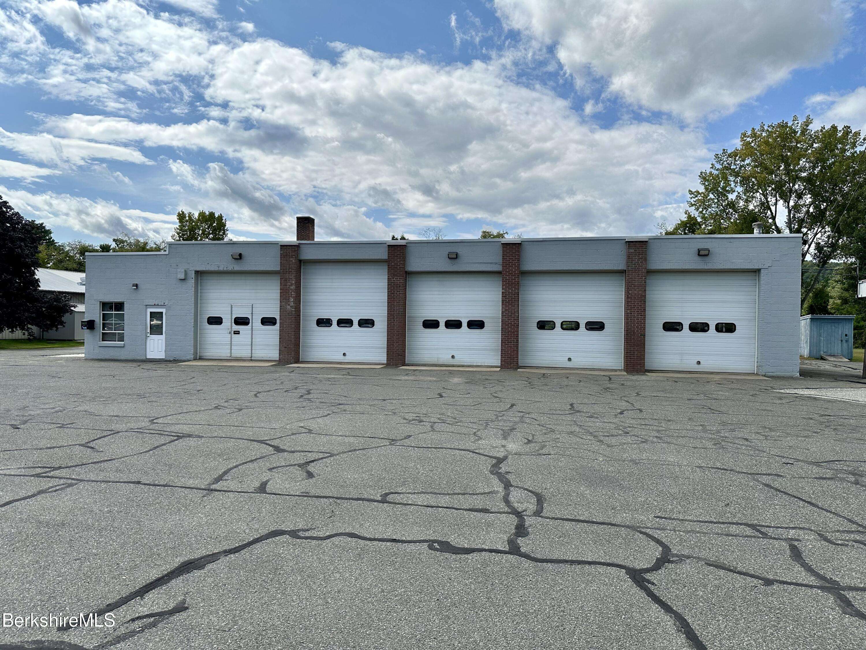 Sheffield, MA 01257,1955 N Main St