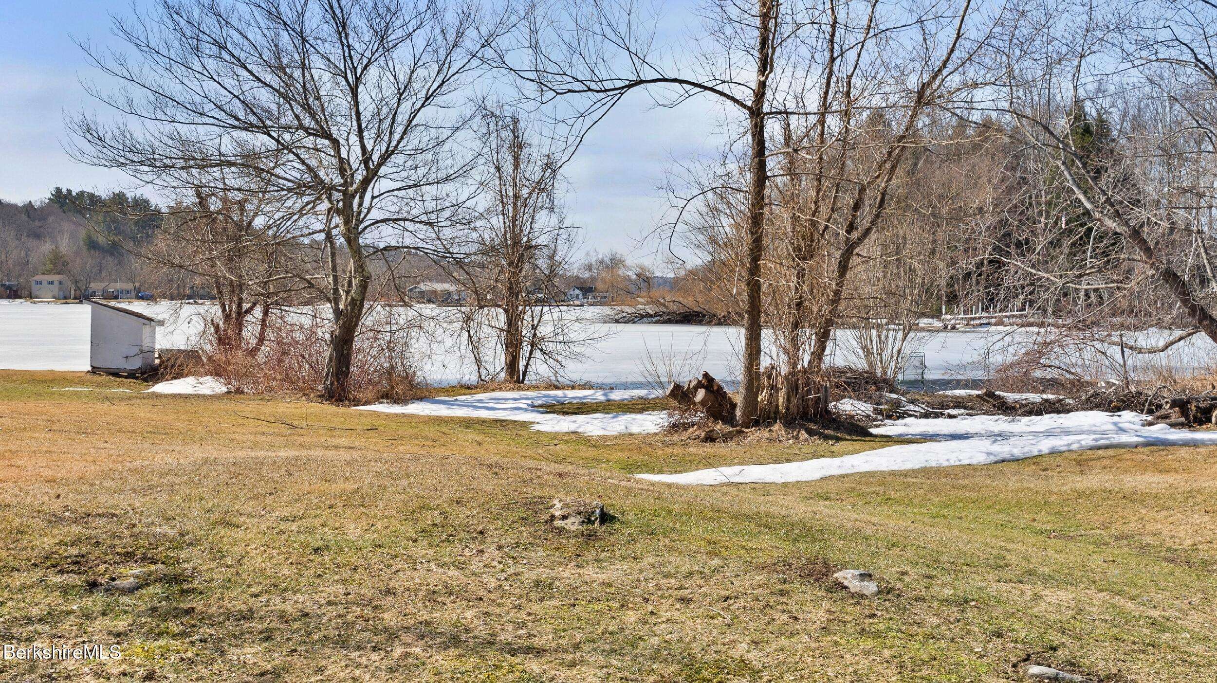 Pittsfield, MA 01201,469 Pecks Rd