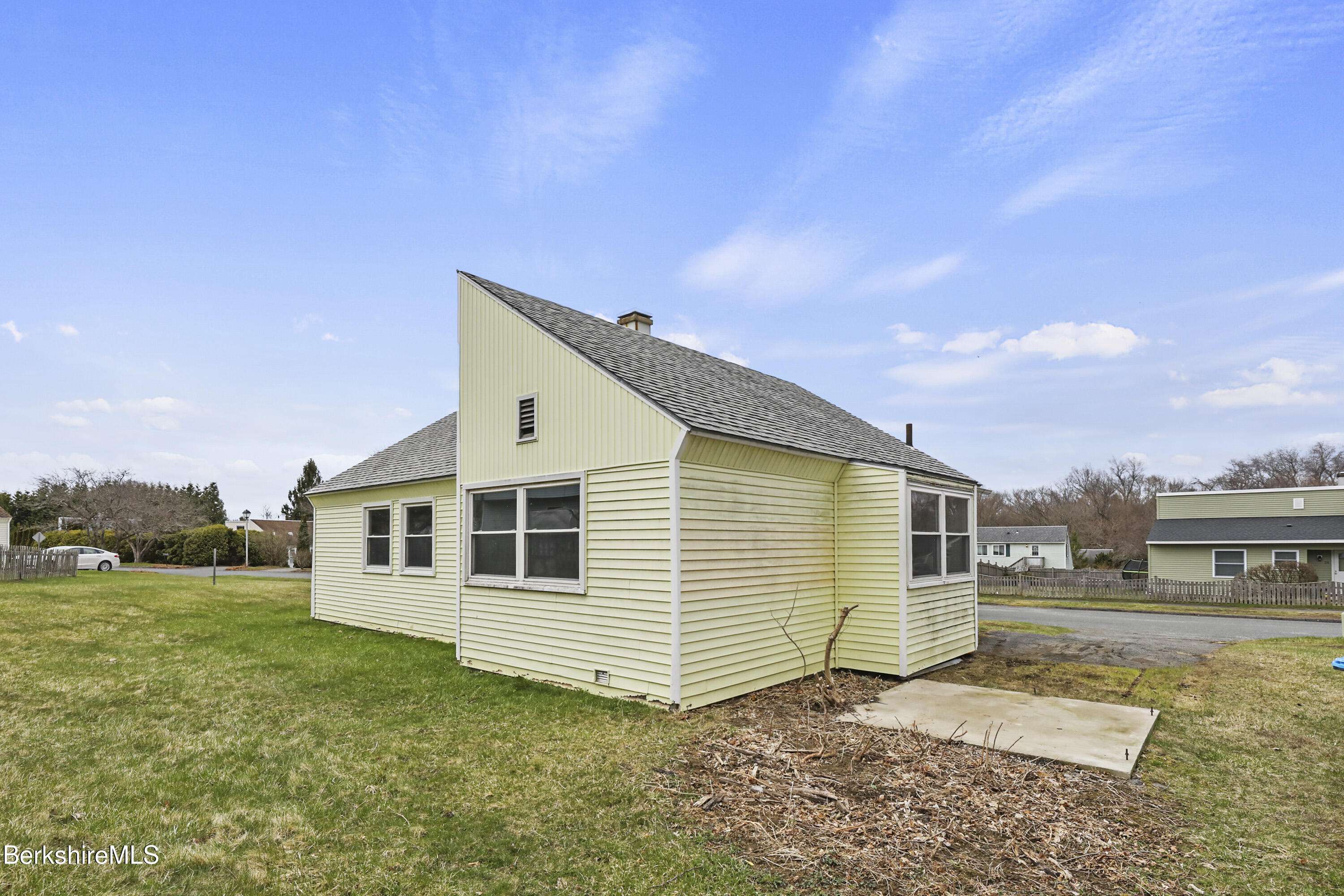 Pittsfield, MA 01201,26 Crestview Dr