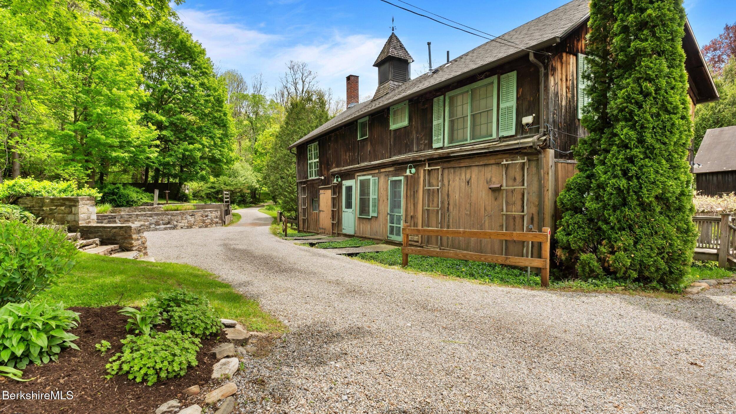 Stockbridge, MA 01262,8 Yale Hill Rd