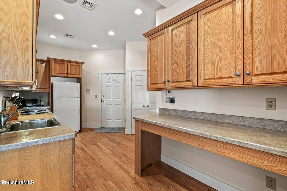 Lenox, MA 01240,34 Church St #2B