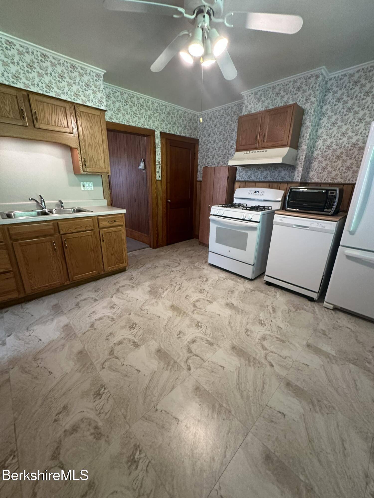 North Adams, MA 01247,132-134 Crest St