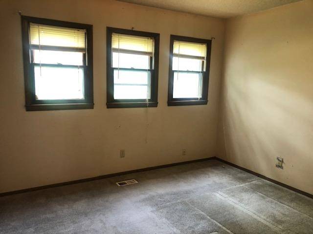 Augusta, KS 67010,221 E Summit