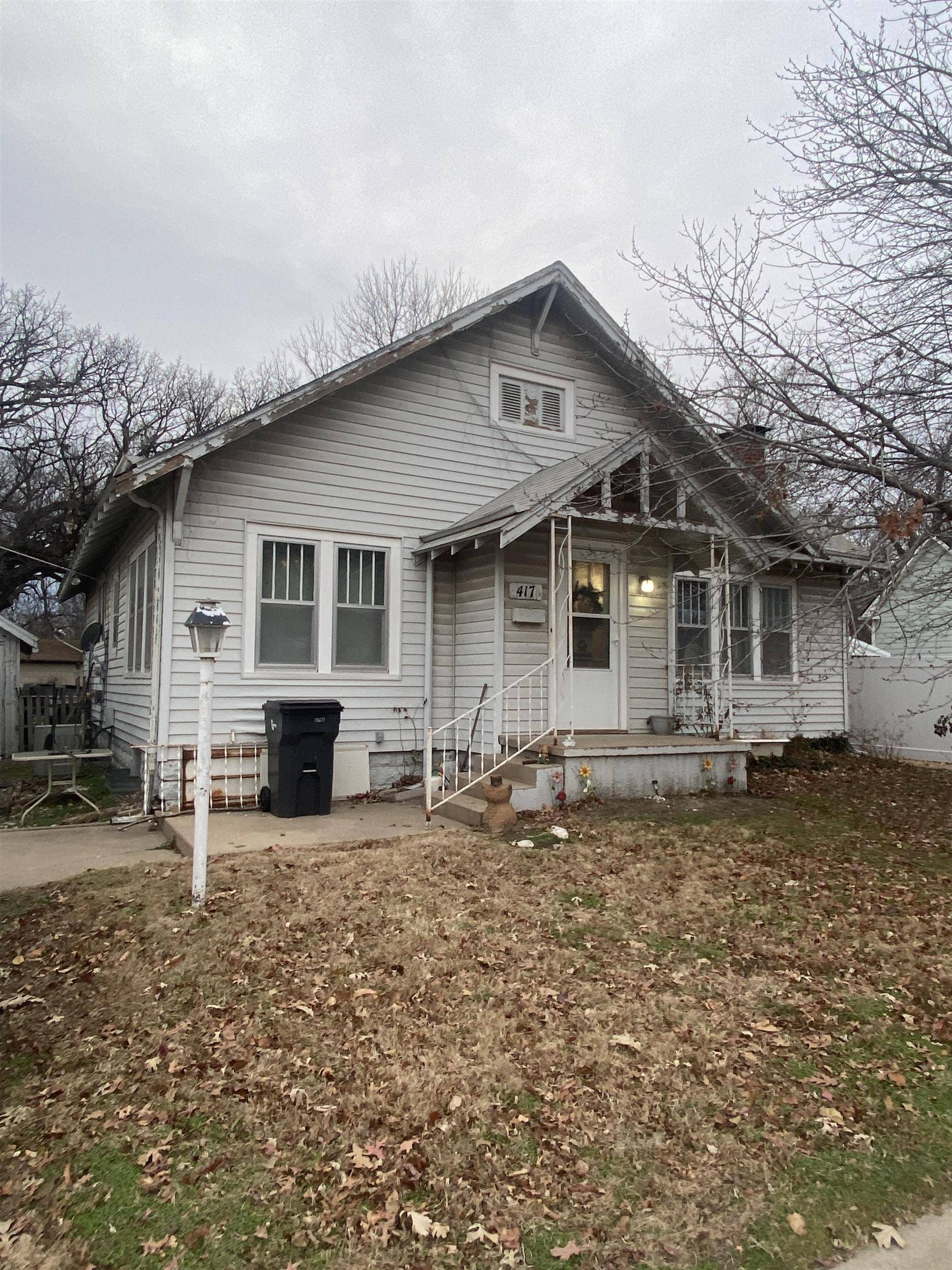 Newton, KS 67114,417 N High St