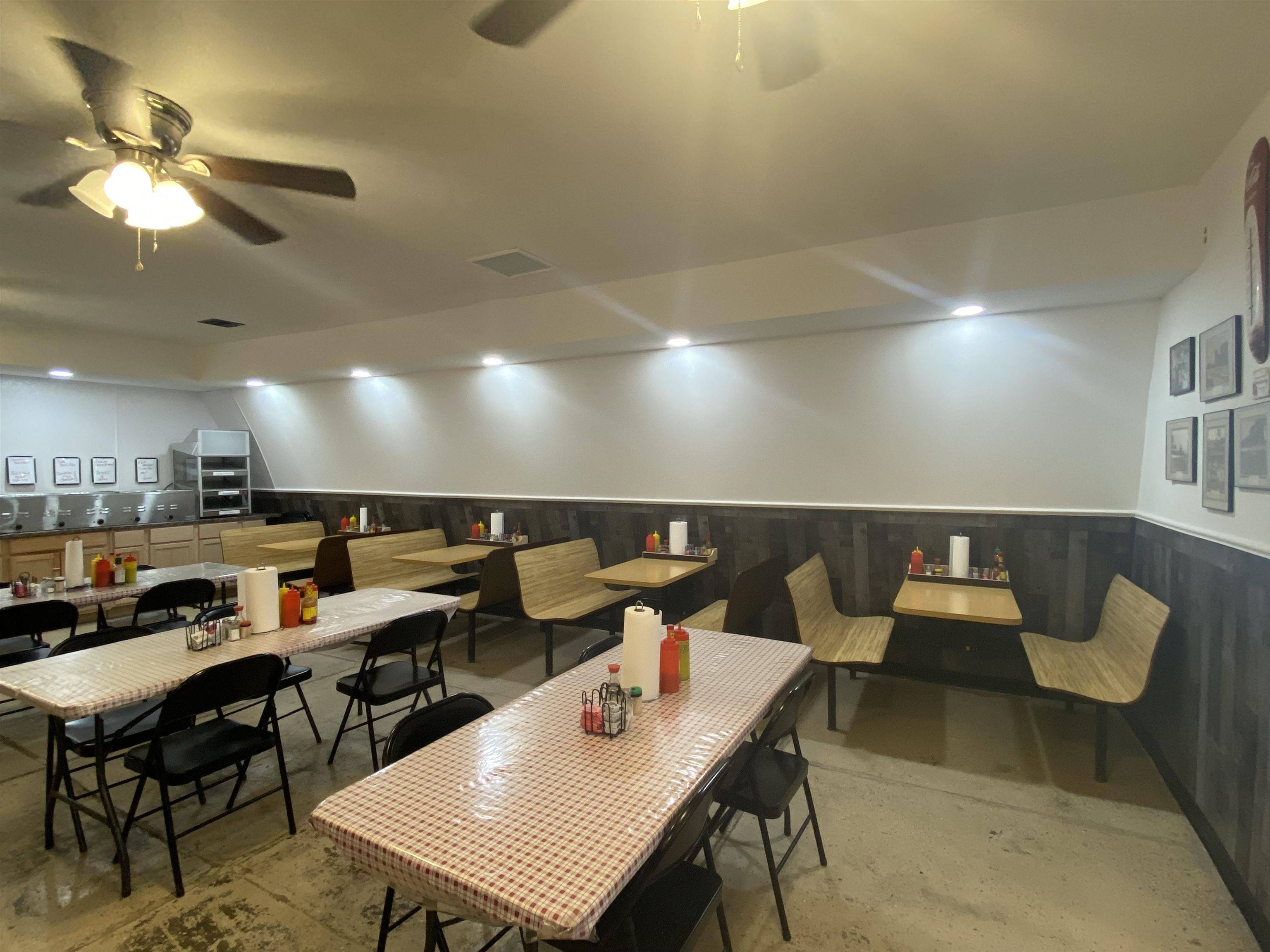 Burden, KS 67019,418 N Maple St