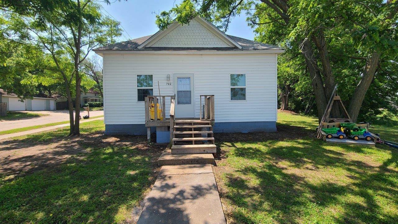 Wellington, KS 67152,702 W 4th St