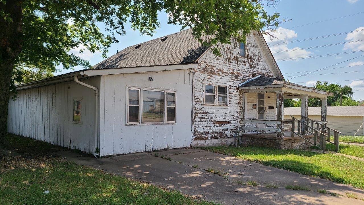 Wellington, KS 67152,223 S C St