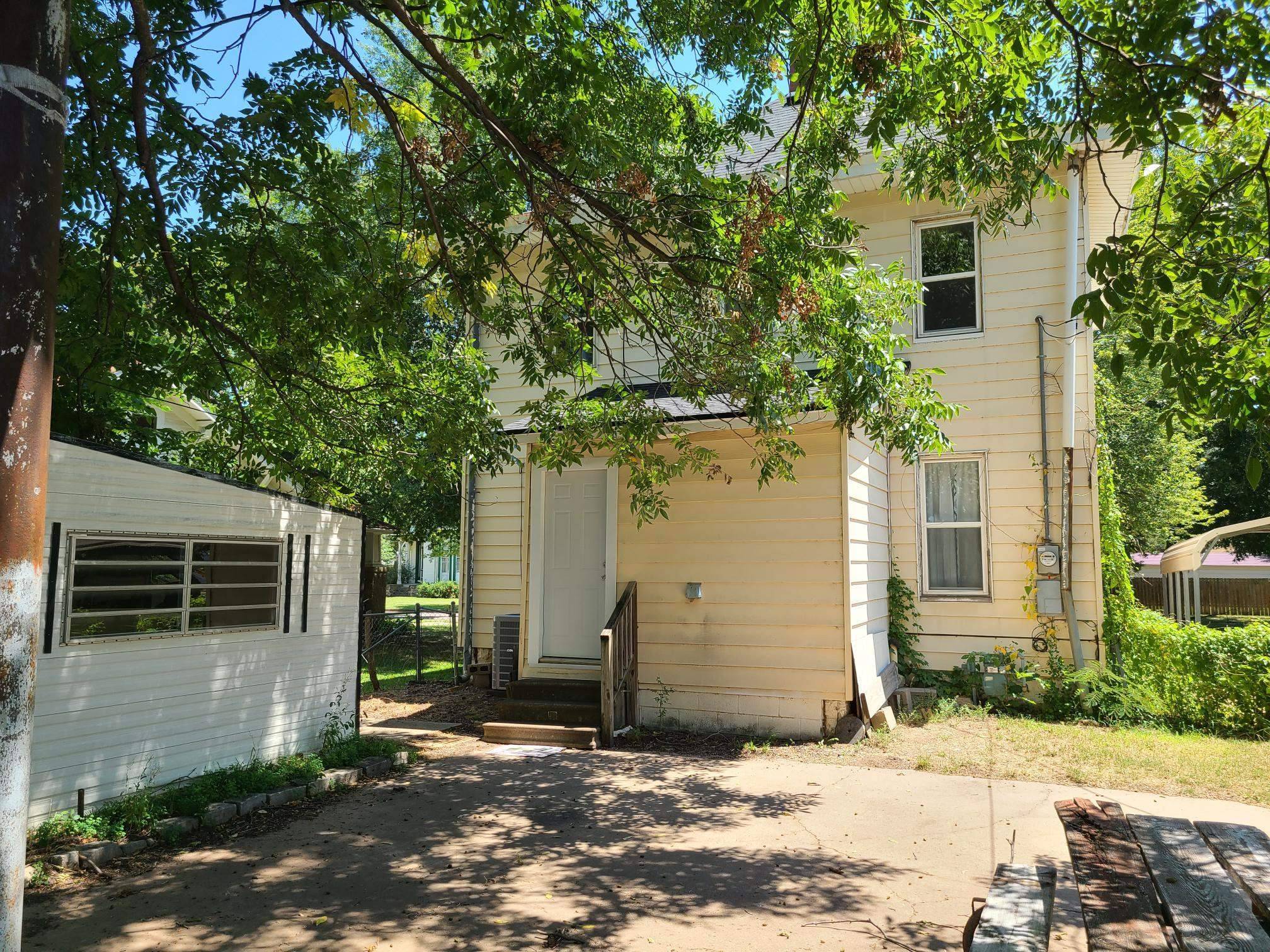 Winfield, KS 67156,1115 Menor St