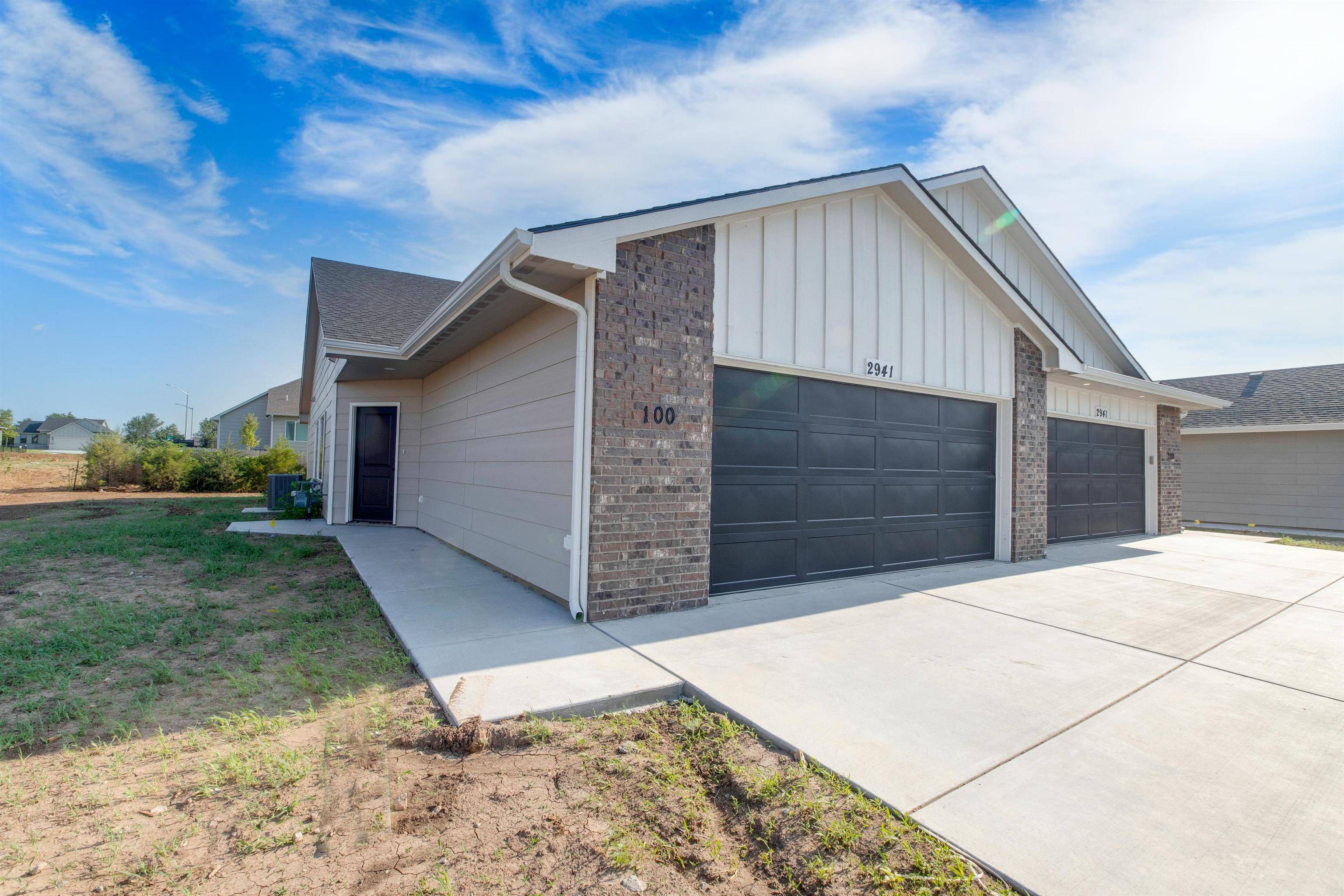 Wichita, KS 67204,5420-5422 N Sandkey Ct