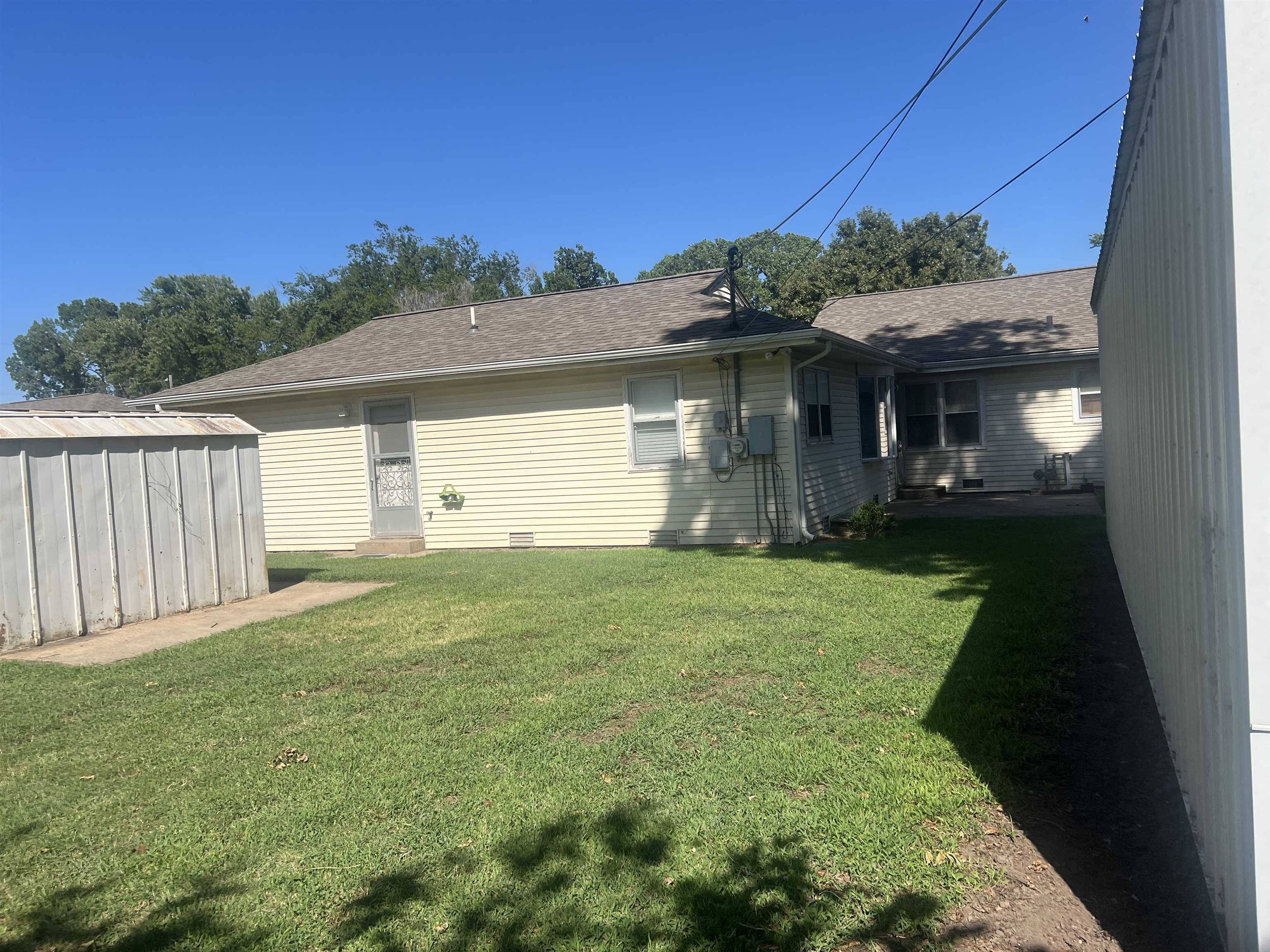 Arkansas City, KS 67005,1529 N 3rd