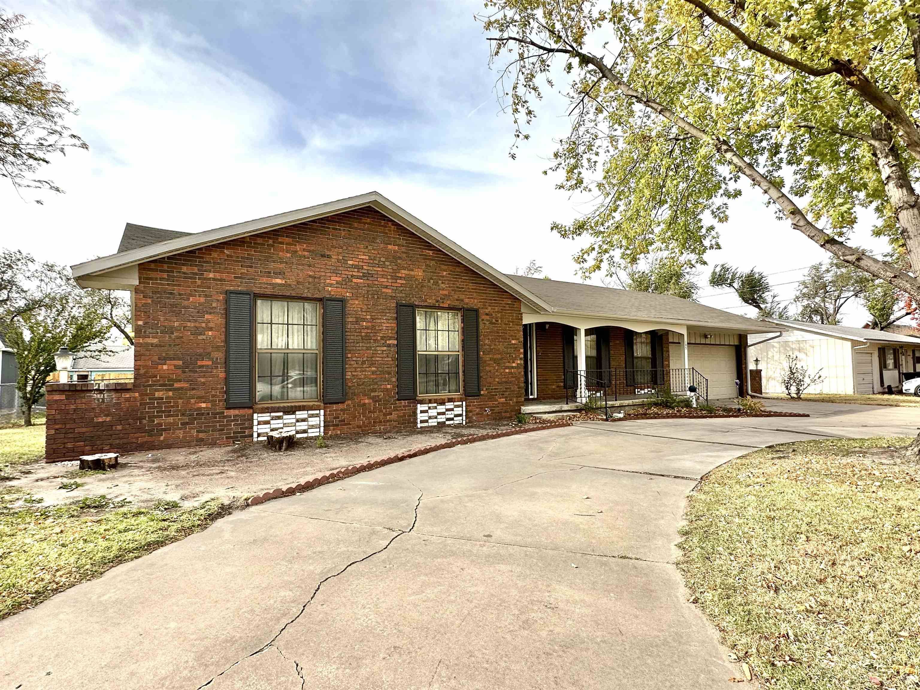 Newton, KS 67114,105 Duncan Ter