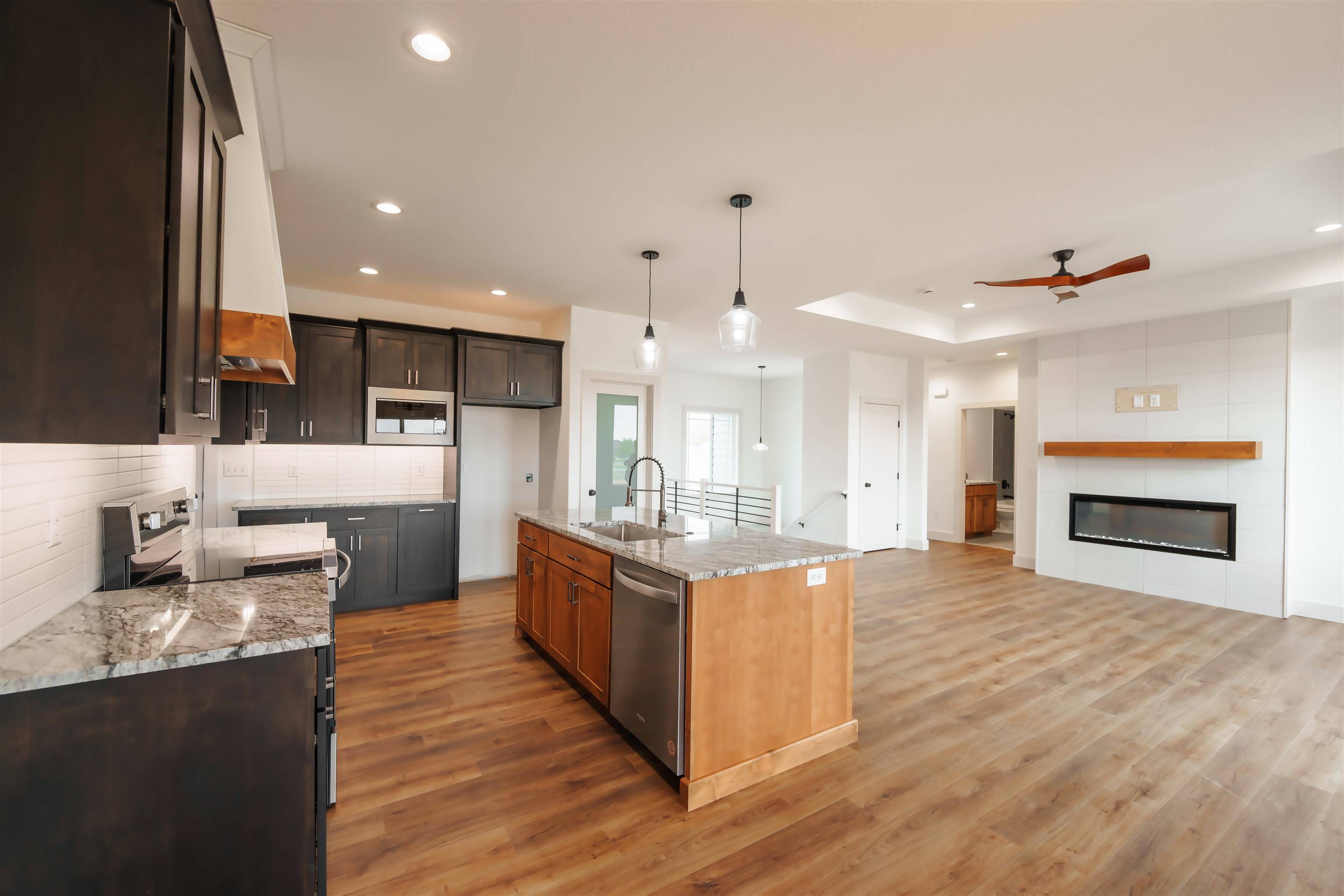 Salina, KS 67401,2847 Crystal Lake Dr