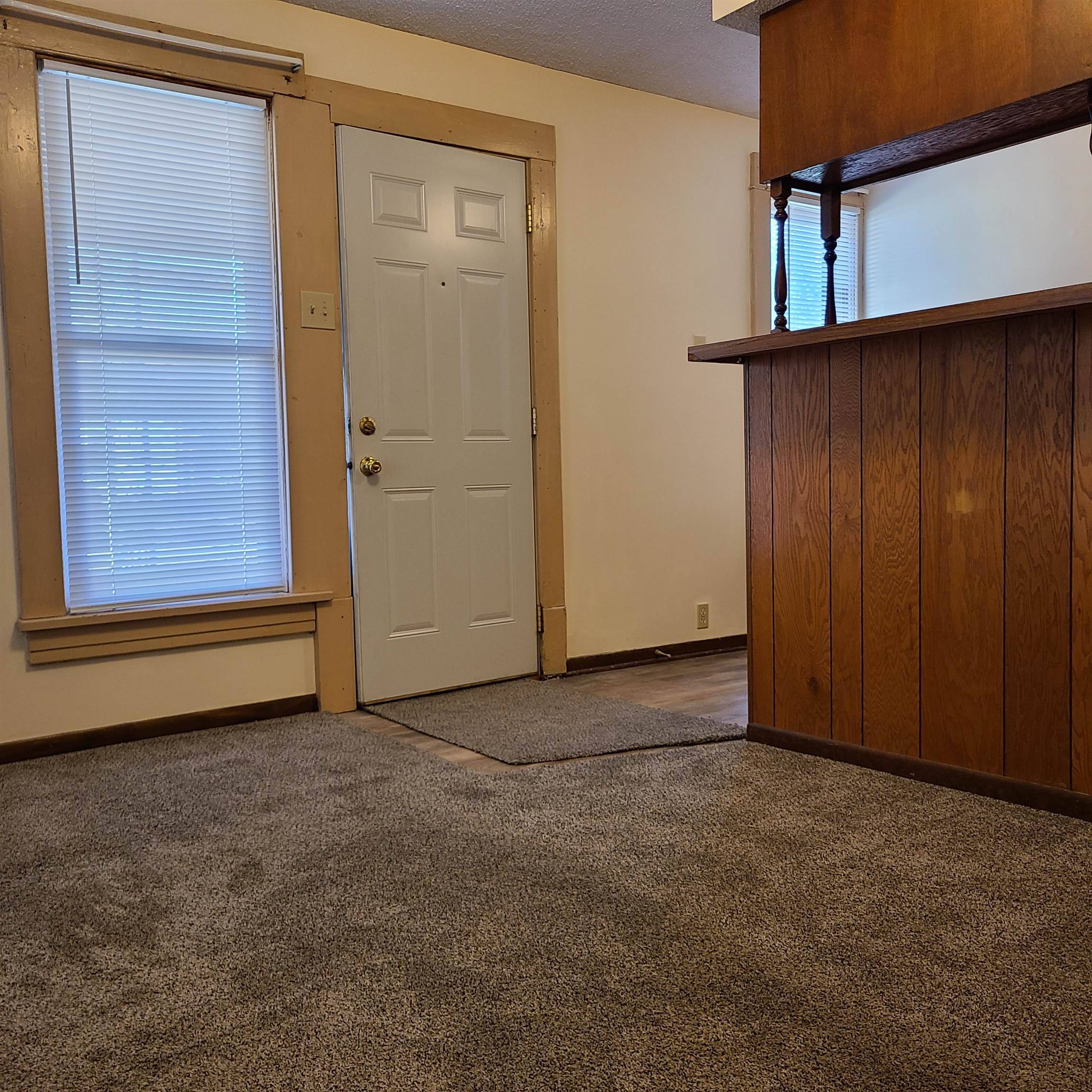 Salina, KS 67401,311 N Phillips Ave