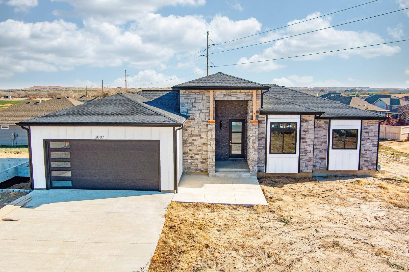 Salina, KS 67401,2007 Wheatland Cir