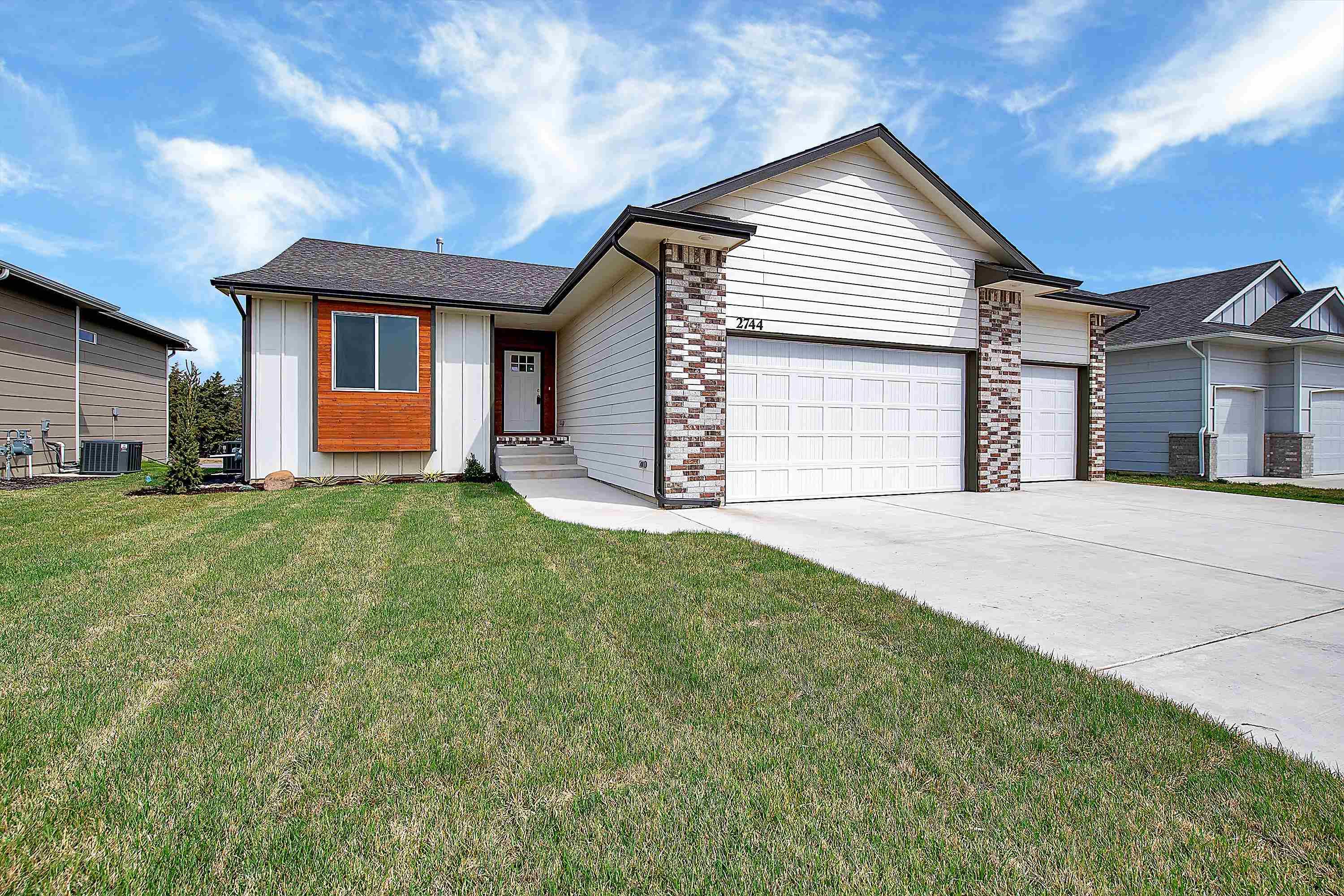 Park City, KS 67219,2744 E Ironstone st