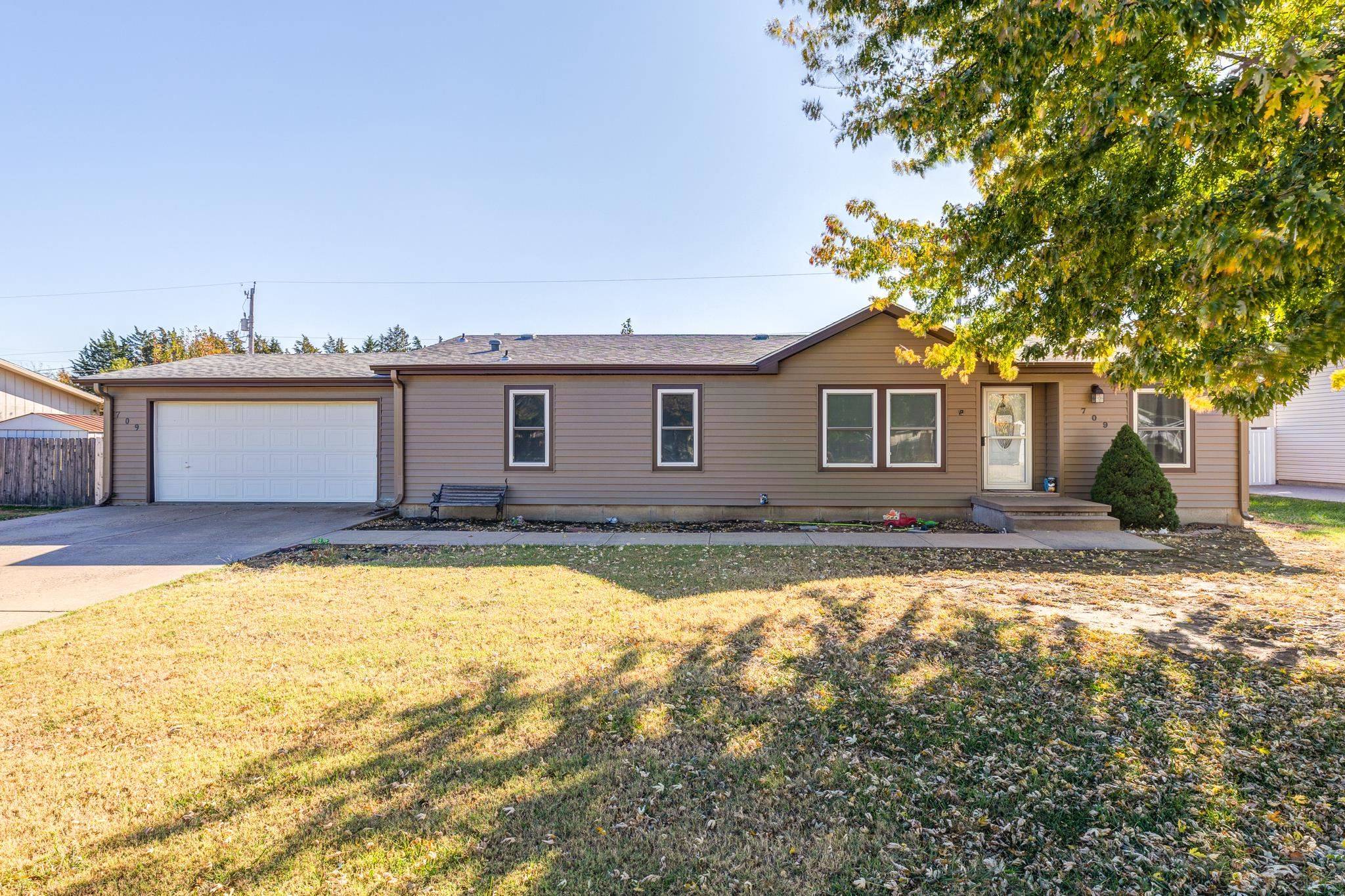 Salina, KS 67401,709 Huehl Cir