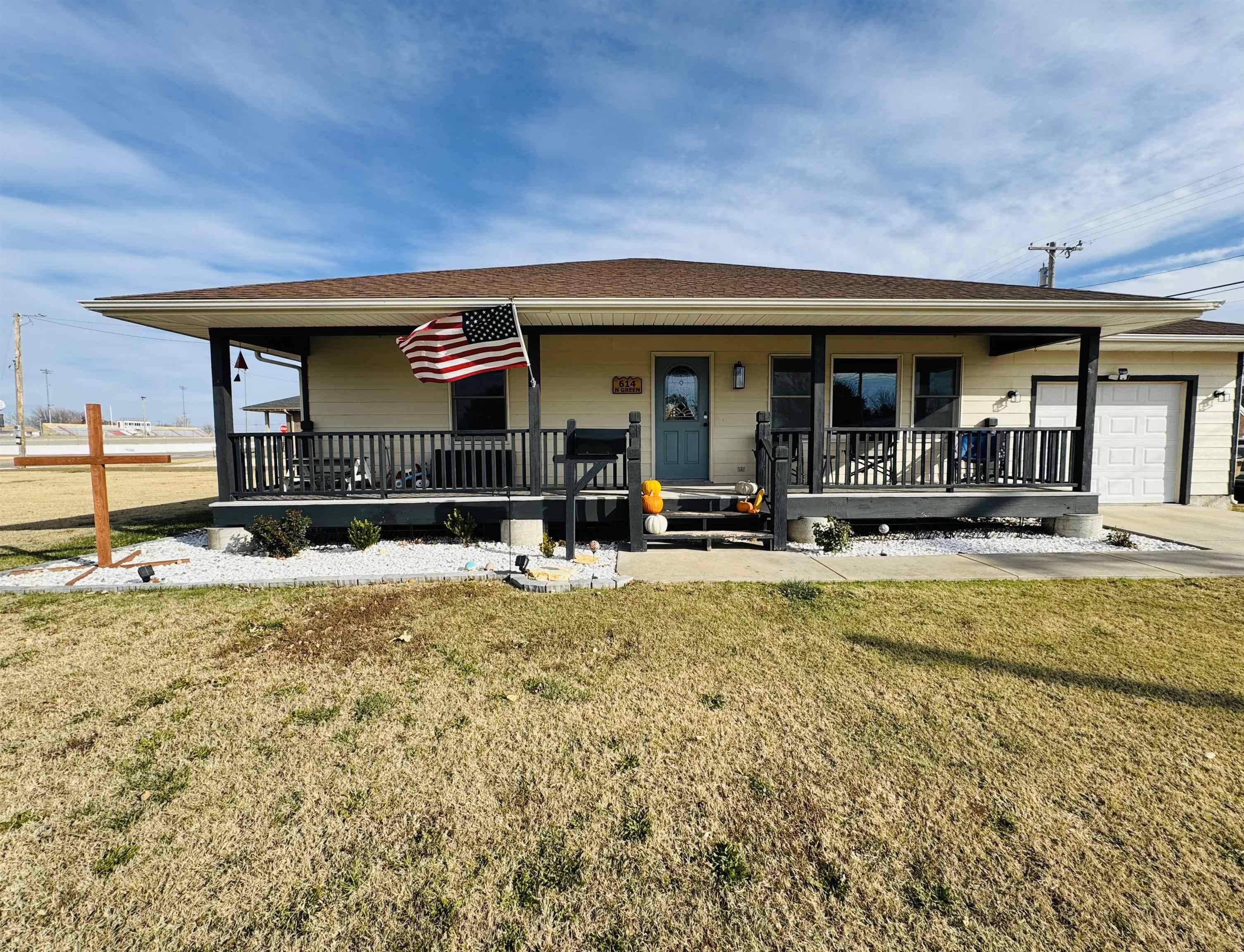 Hoisington, KS 67544,614 N Green St