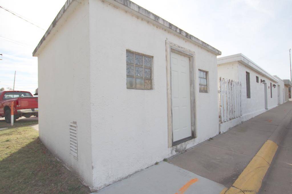 Goddard, KS 67052,128 N Main St