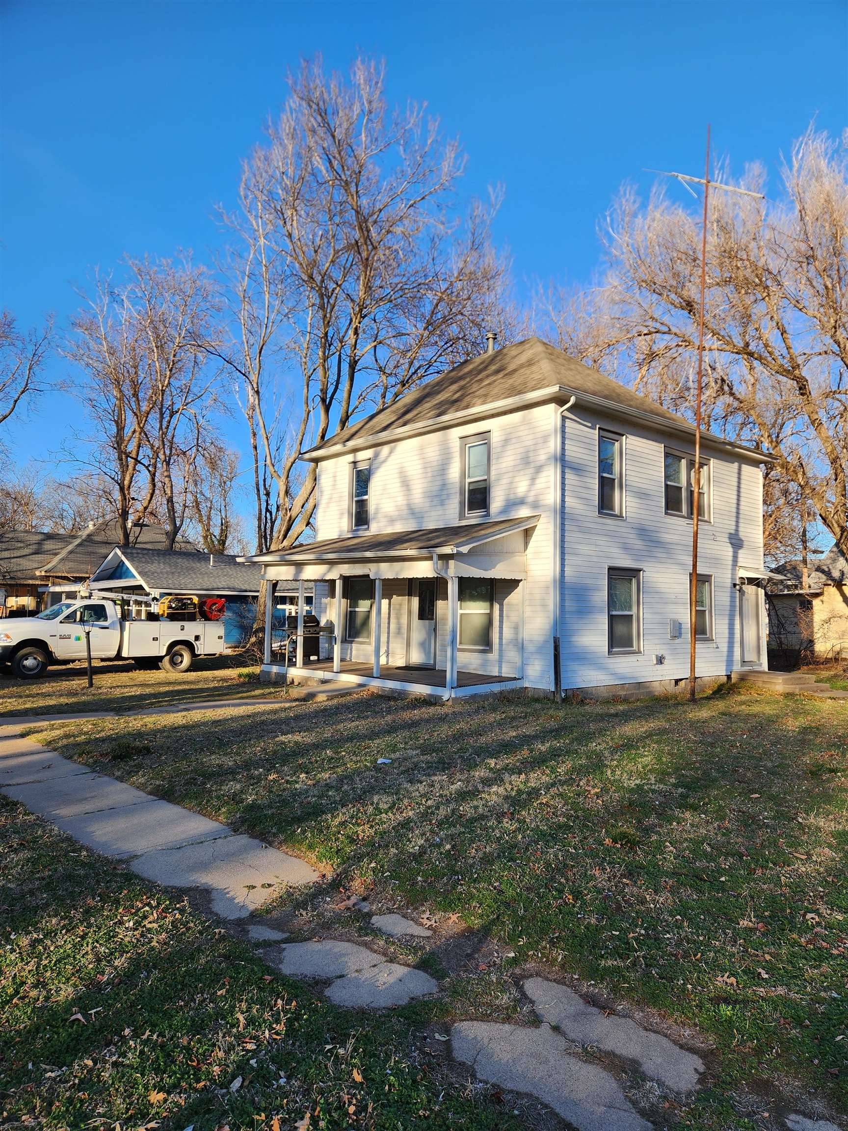 Arkansas City, KS 67005,702 N B St