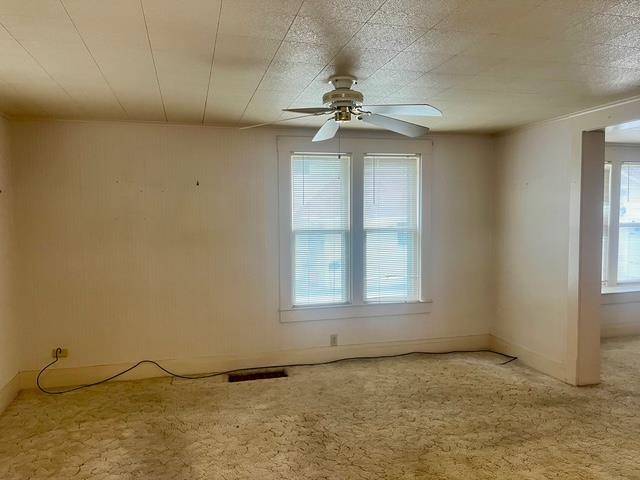 Lindsborg, KS 67456,128 S 3rd St