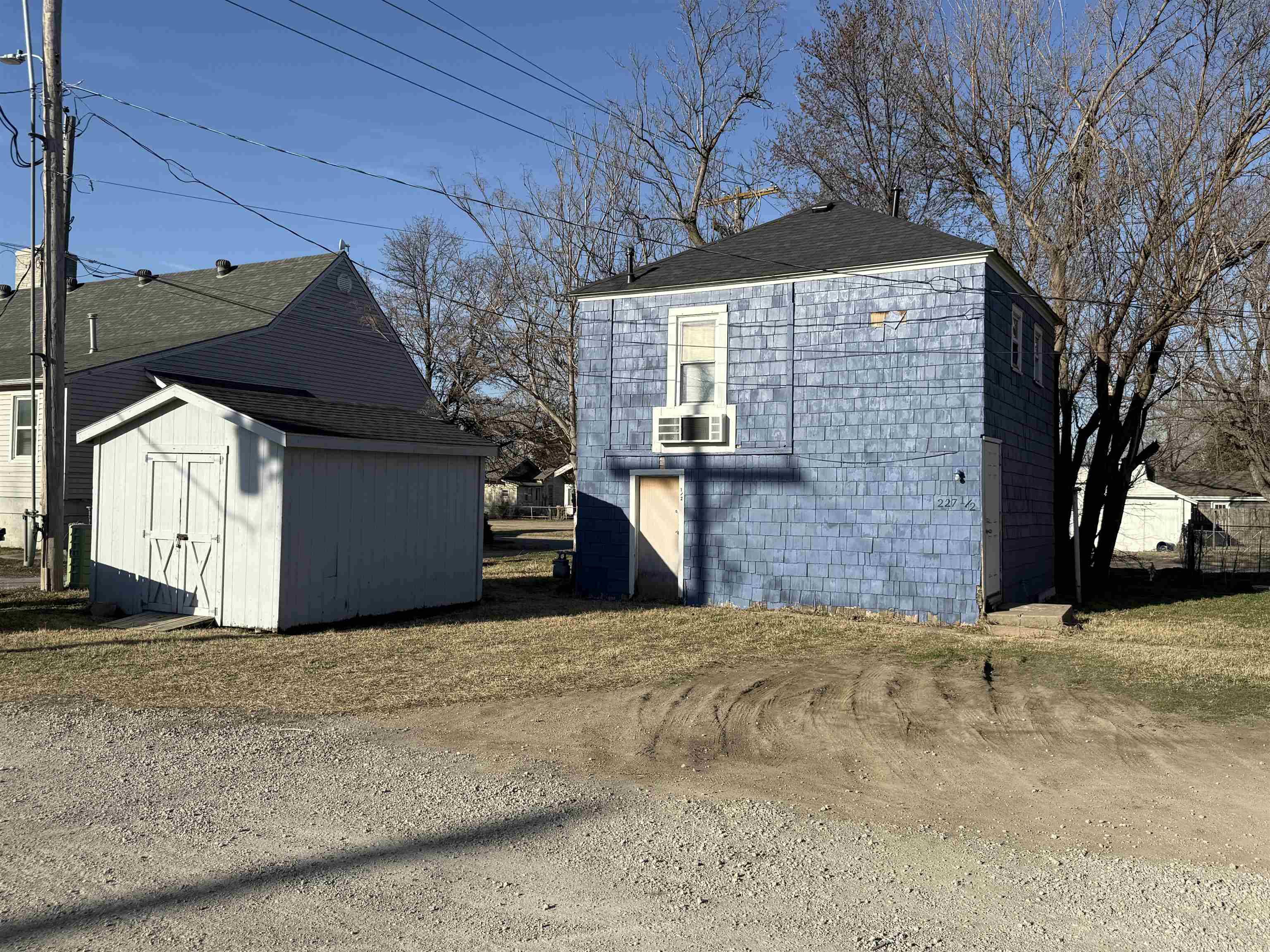 Hutchinson, KS 67501,227 W 8th Ave
