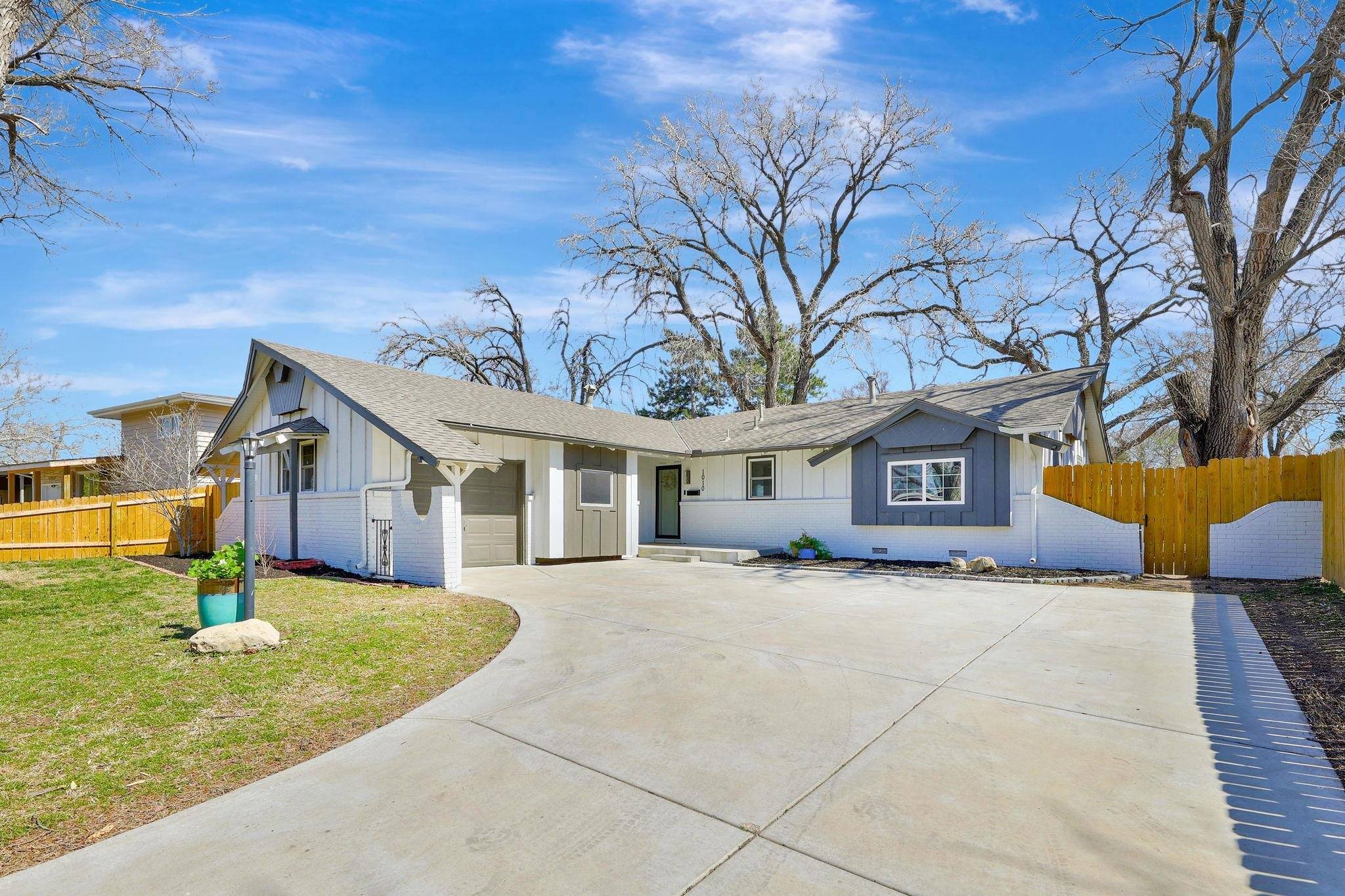 Wichita, KS 67207,1010 S Paige St