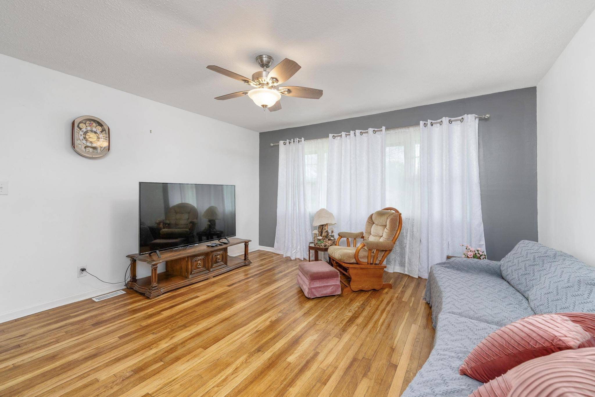 Wellington, KS 67152,511 W 18th St
