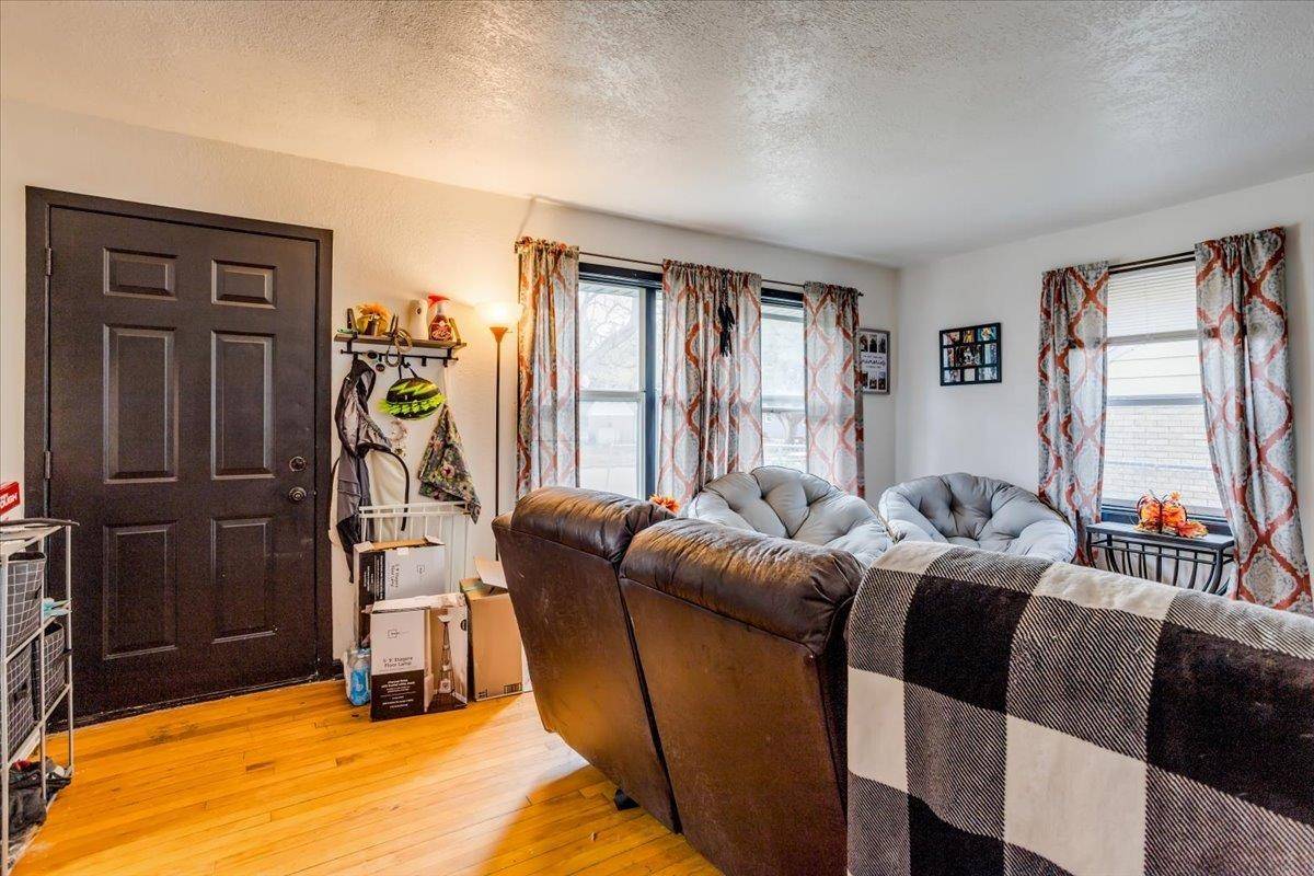 Wichita, KS 67214,1043 N Volutsia