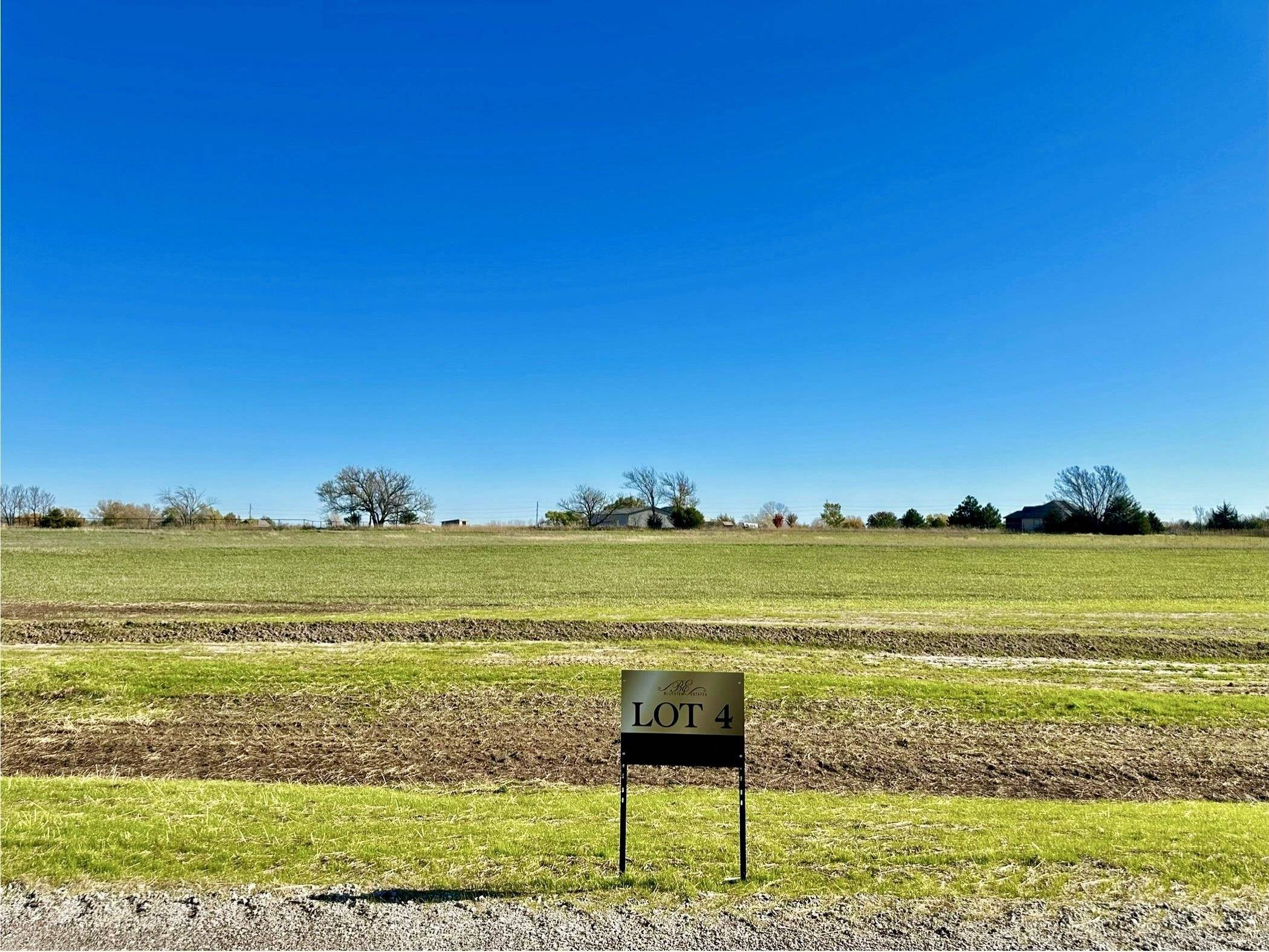 Derby, KS 67037,4 Cypress St