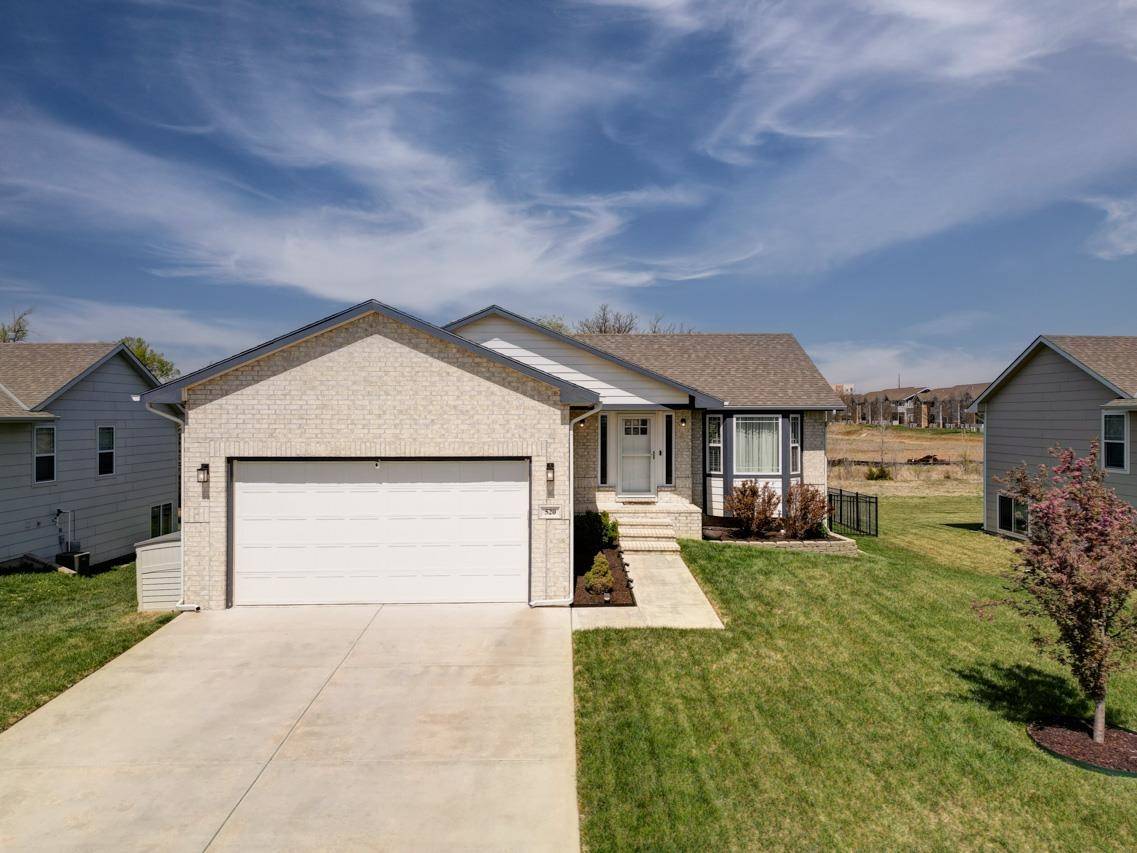 Andover, KS 67002,520 E Shade