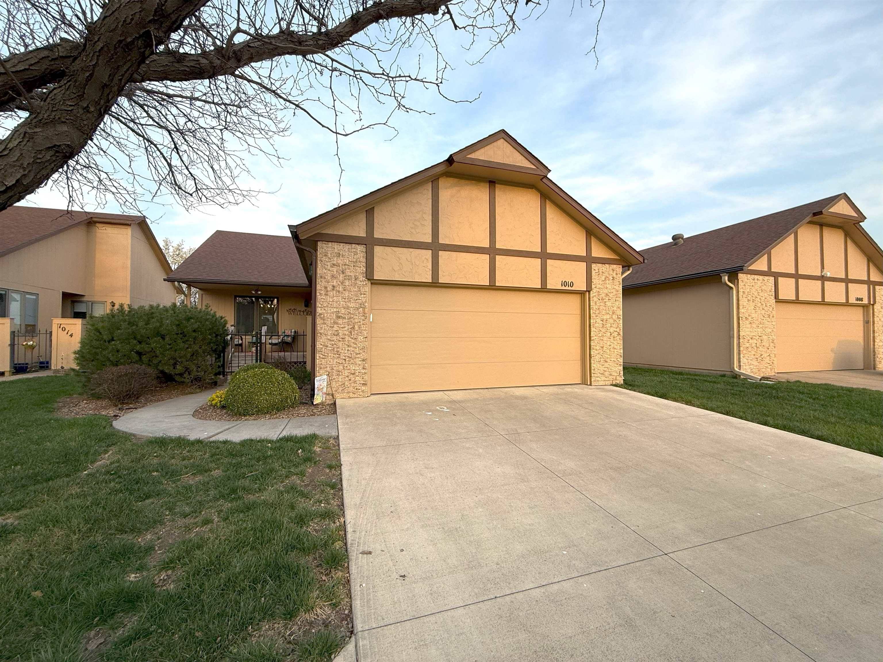 Salina, KS 67401,1010 Burr Oak Ln