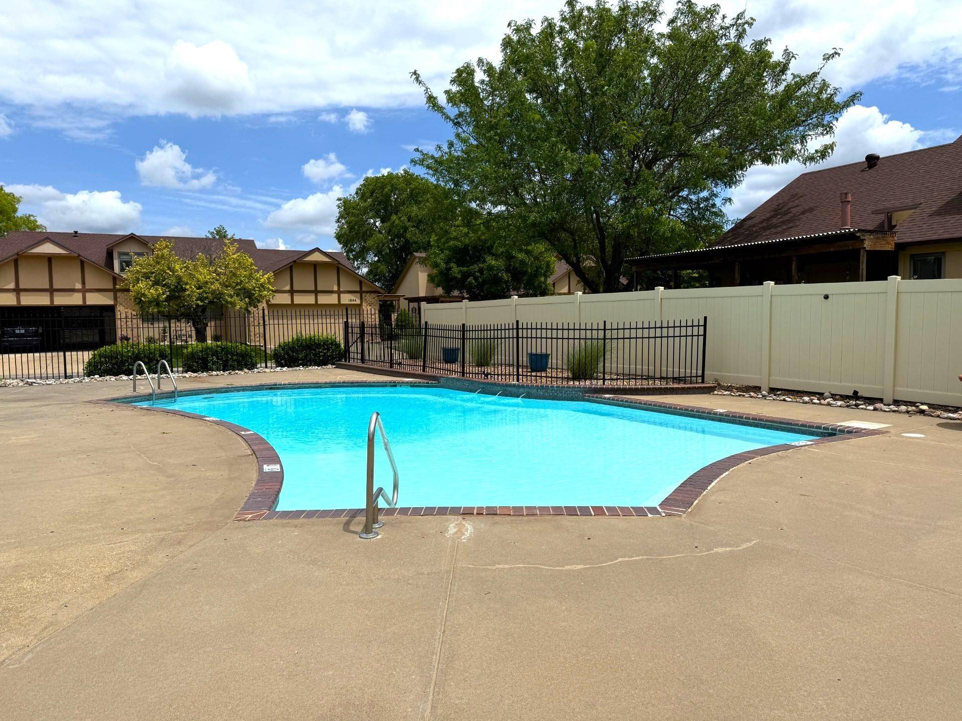 Salina, KS 67401,1010 Burr Oak Ln