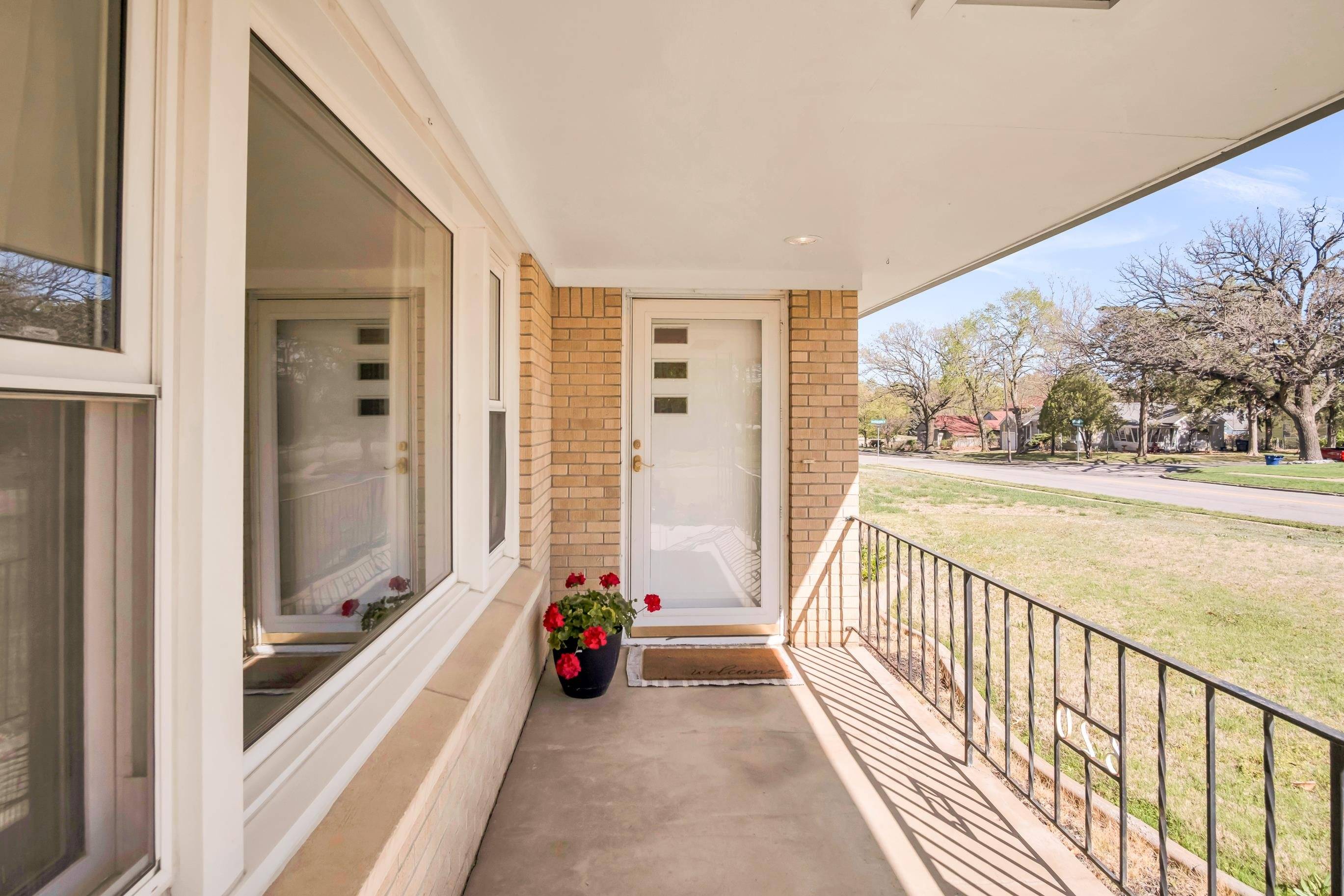Newton, KS 67114,620 W Broadway