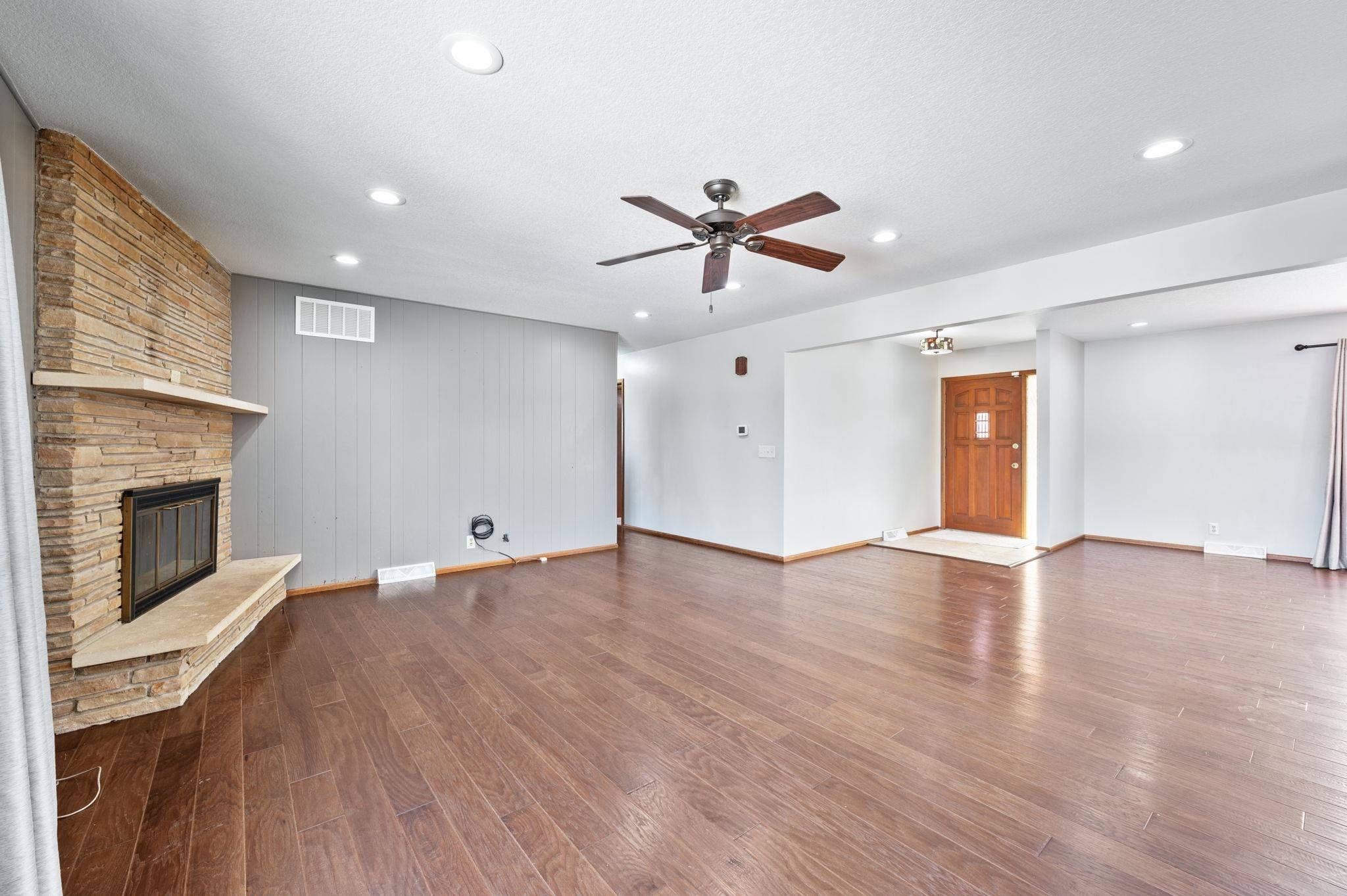 Viola, KS 67149,25820 W 71st St South