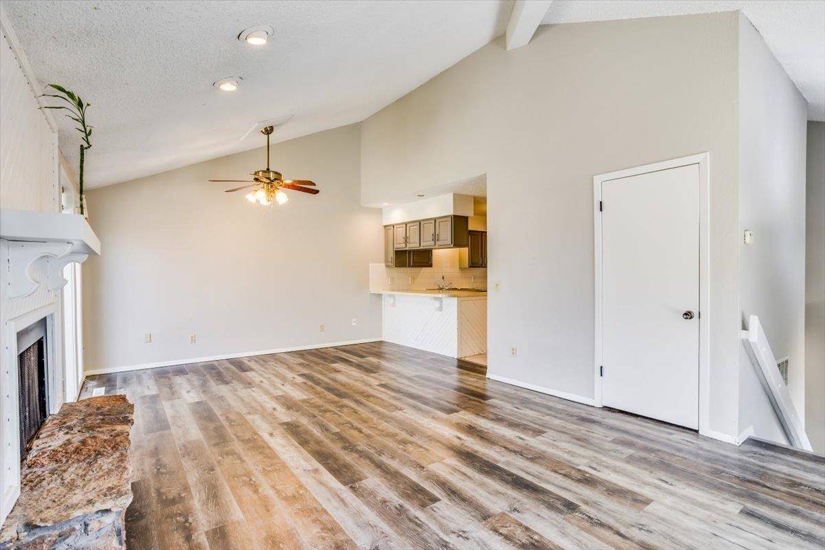 Wichita, KS 67215,2421 S Yellowstone St Apt 102