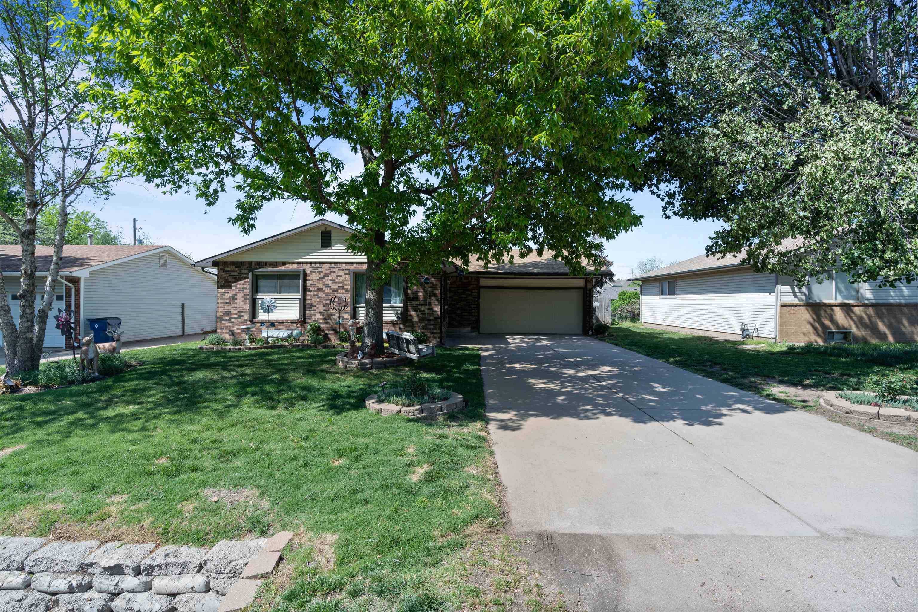 Wichita, KS 67216,3302 E Navajo Ln