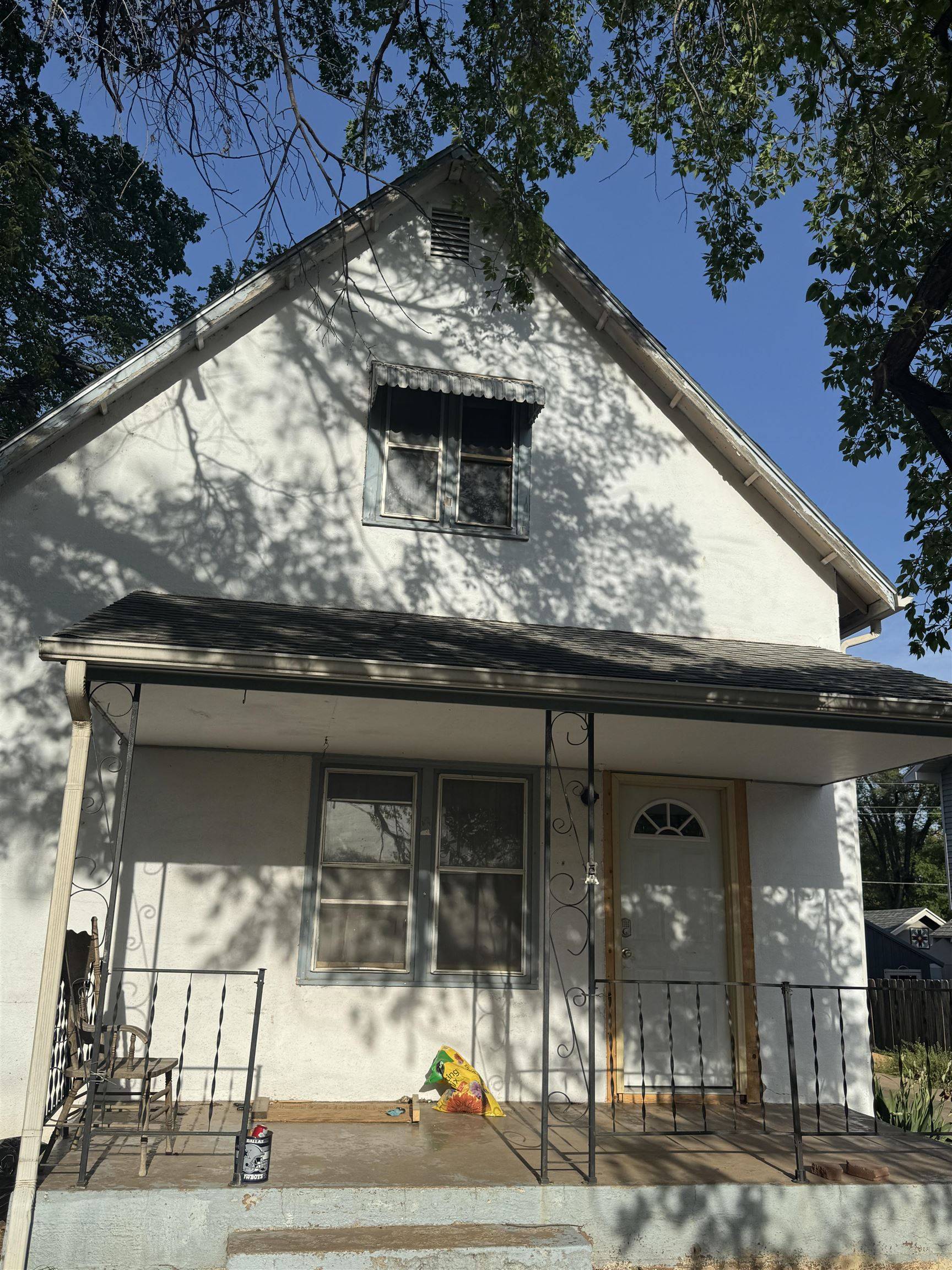 Anthony, KS 67003,323 N Springfield